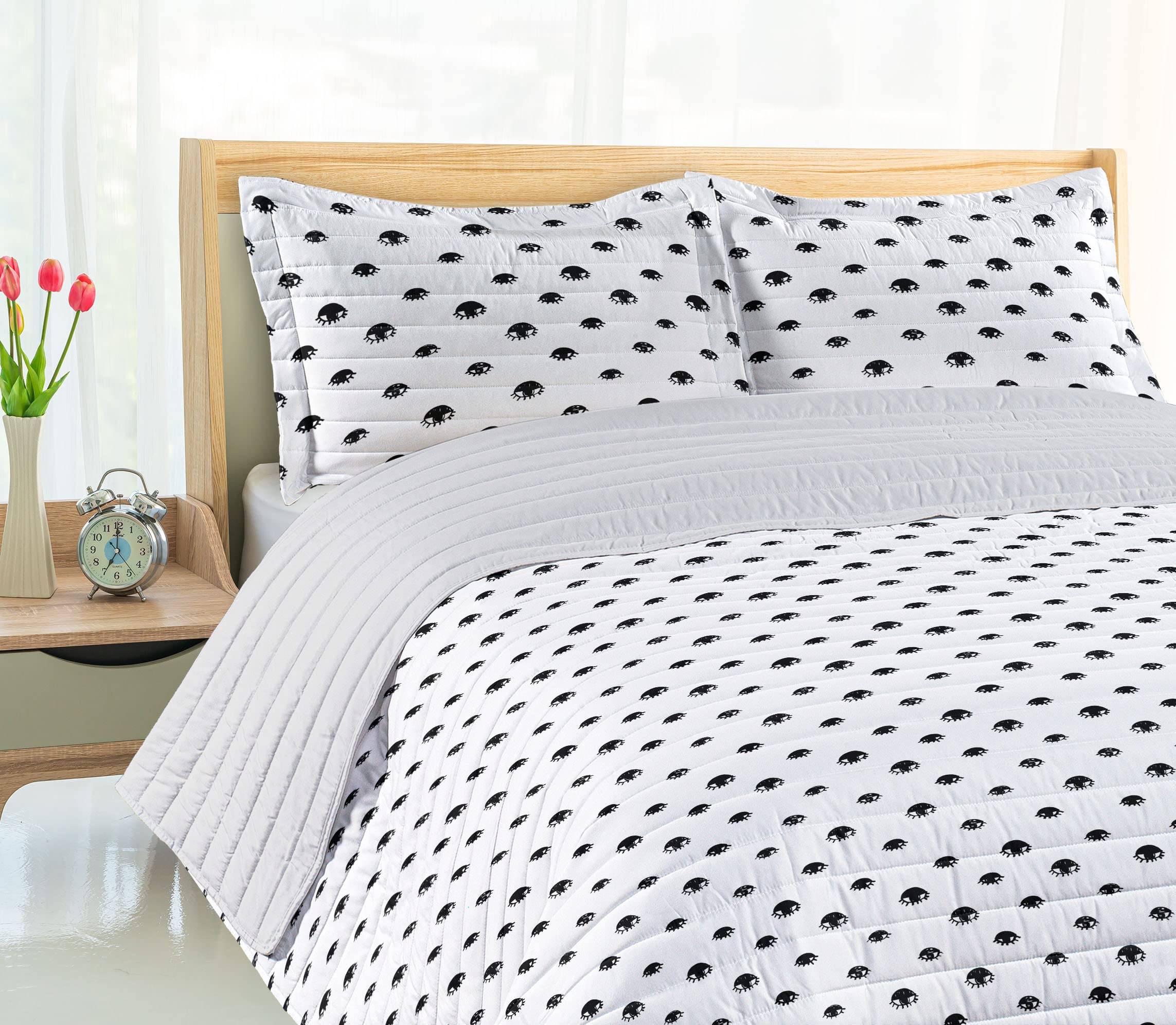 Ambesonne Bohemian Style King Size Bedspread Set - Black & White Hand Drawn Eyelash Design Microfiber Comforter with Pillow Shams | Soft Bedding for Master Bedroom, Guest Room & Bohemian Decor