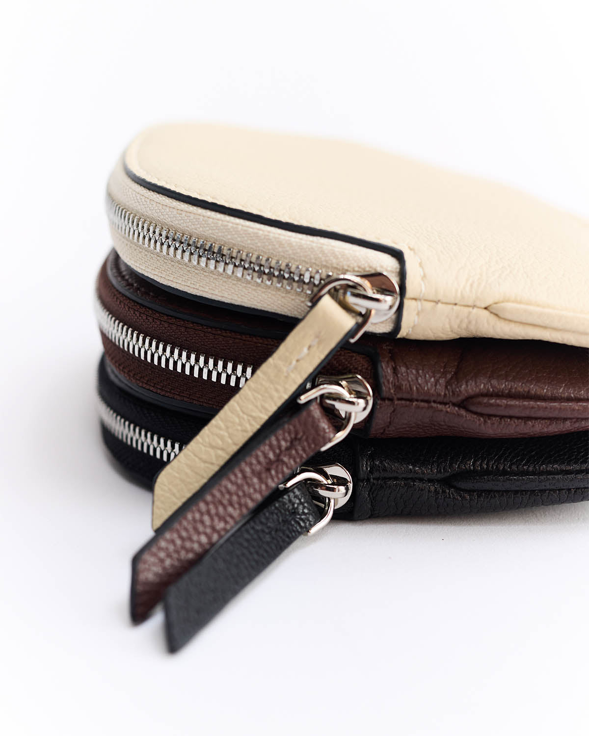 Small Pip Pouch - Compact & Stylish Black Leather Wallet for Men & Women | Perfect for Everyday Use, Travel & Minimalist Lifestyle