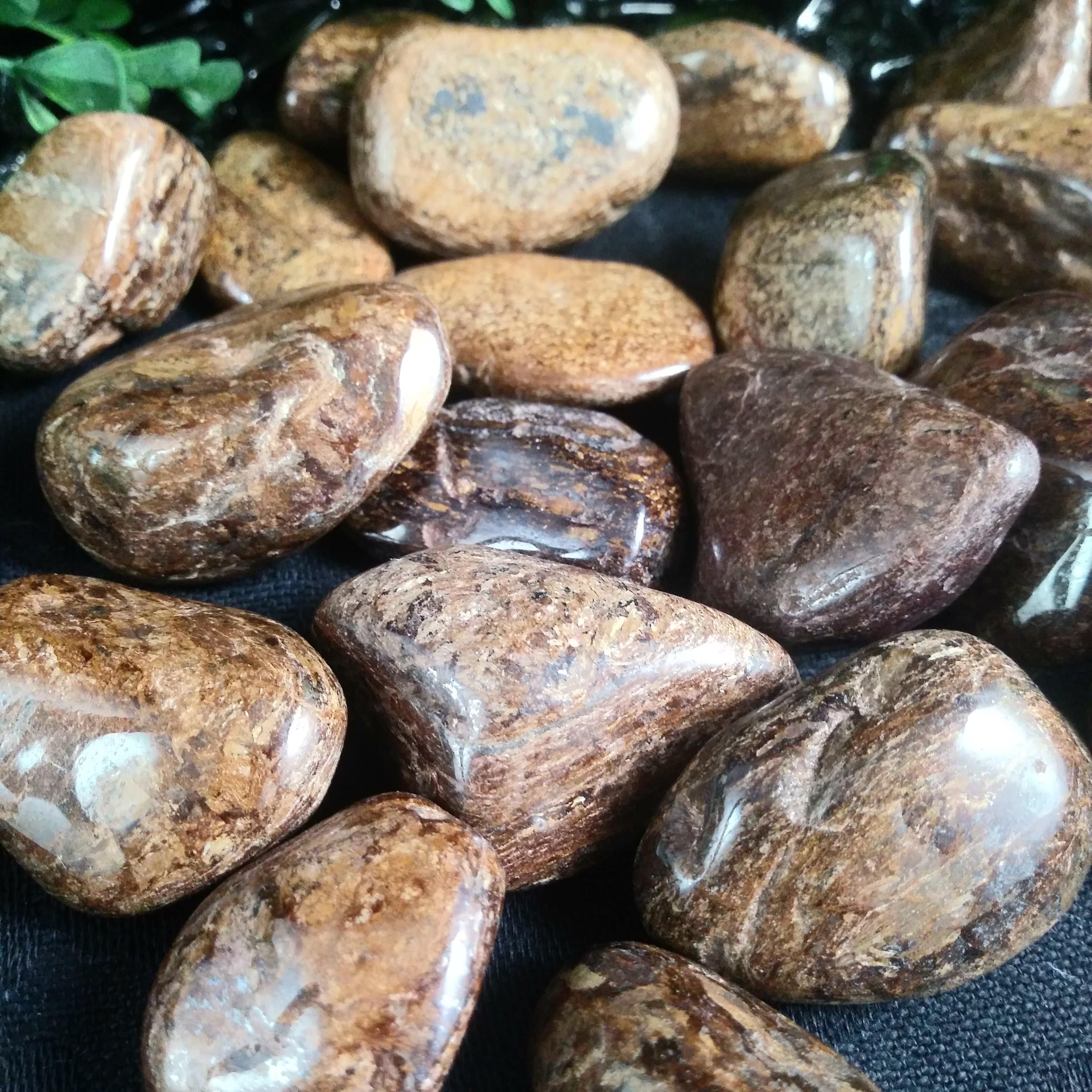 Natural Bronzite Tumbled Stones - Healing Crystals for Meditation, Chakra Balancing & Positive Energy - Perfect for Home Decor, Office Feng Shui & Spiritual Healing