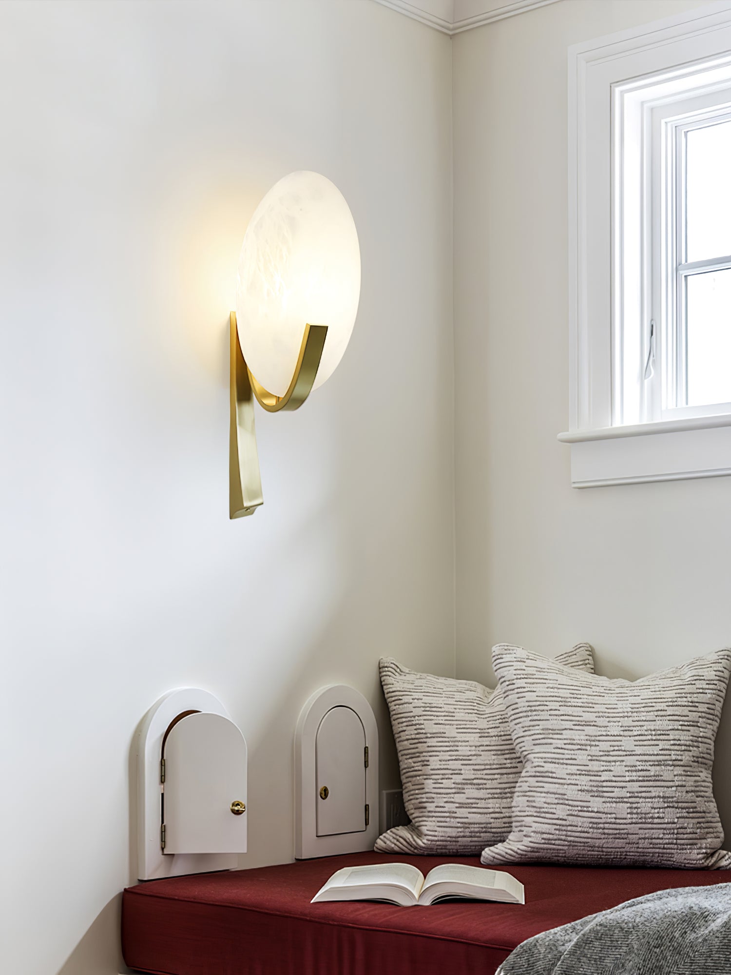 Alice Alabaster Wall Lamp - Elegant White Stone Sconce for Bedroom, Living Room & Hallway Lighting | Dimmable LED Fixture for Modern & Classic Home Decor