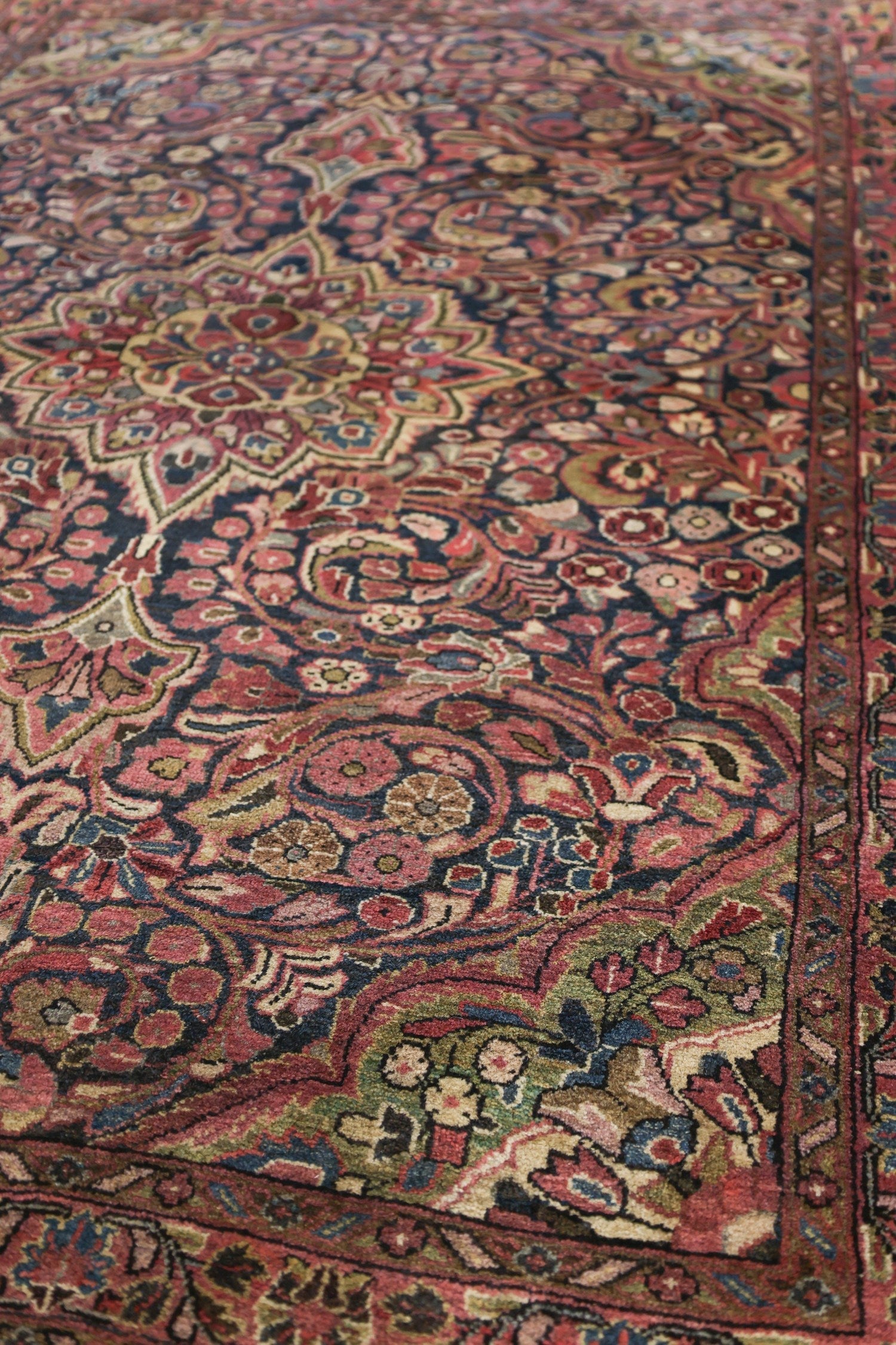Antique Jozan Sarouk Handwoven Traditional Persian Rug - J72133 - Perfect for Living Room, Bedroom & Home Decor