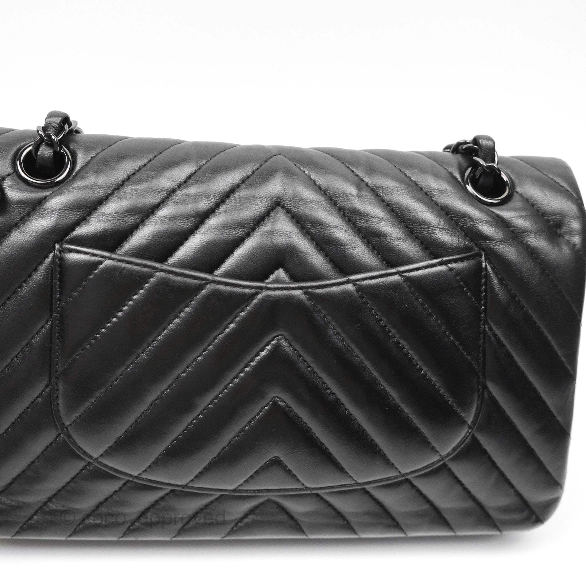 Chanel Classic Medium Flap Bag Chevron So Black Calfskin Leather - Perfect for Evening Events & Luxury Fashion Accessories