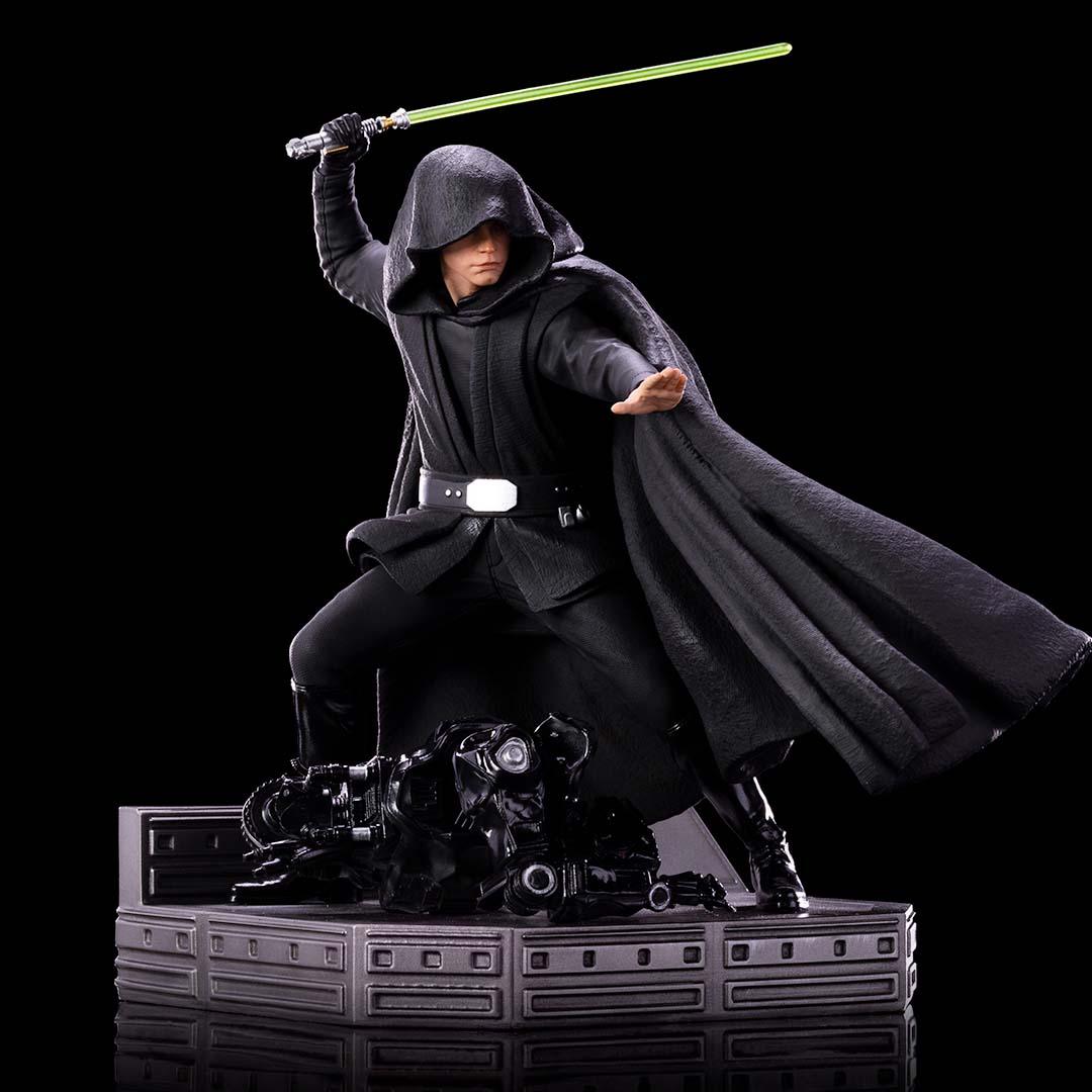 Iron Studios The Mandalorian Luke Skywalker (Combat Version) Art Scale 1/10 Statue - Premium Collectible for Star Wars Fans, Home Display & Gift for Sci-Fi Enthusiasts