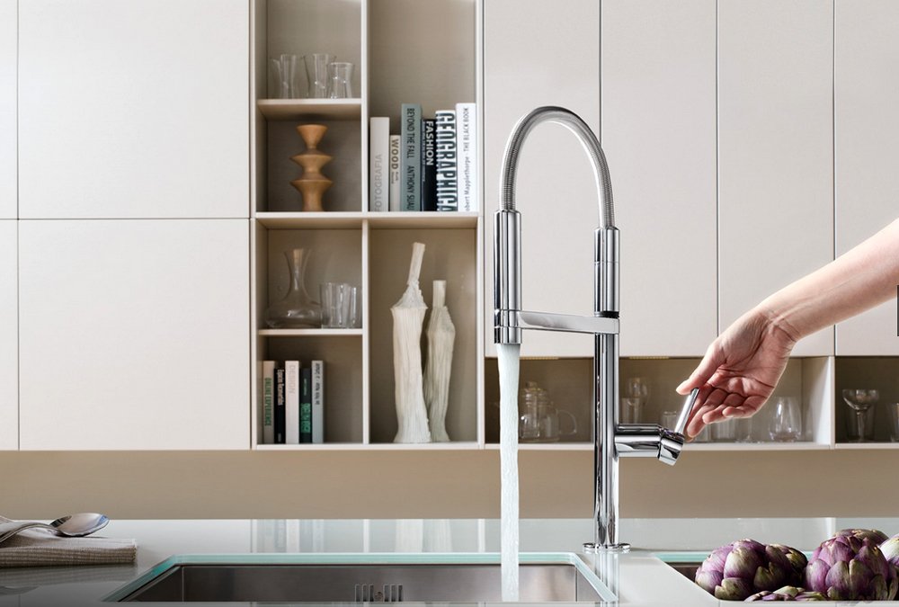 Doeco Royal Move 92400 Kitchen Faucet - Modern Pull-Down Sprayer for Easy Cooking & Dishwashing in Your Home