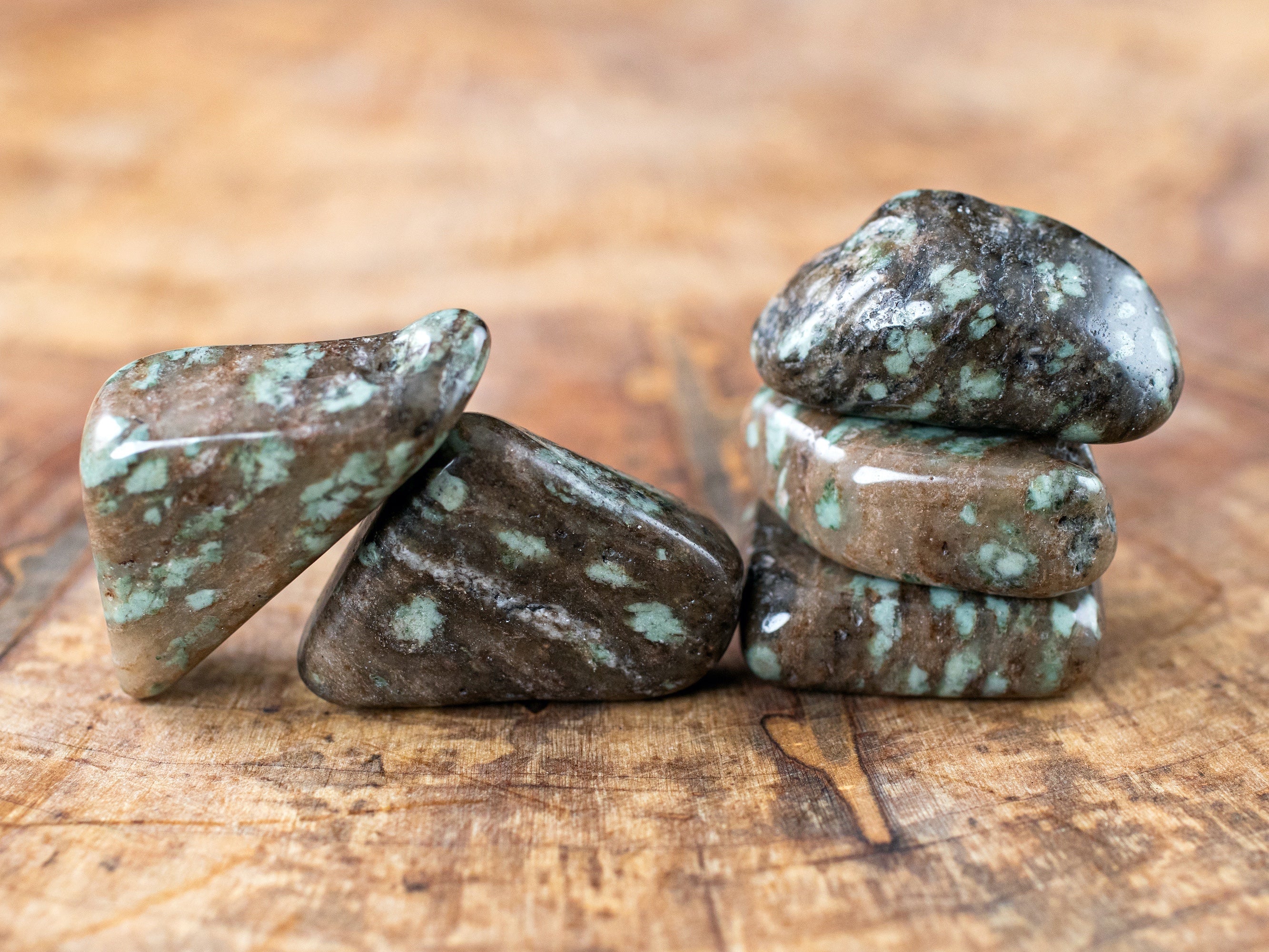 NUNDERITE Tumbled Stones - Natural Healing Crystals for Self Care, Meditation & Chakra Balancing (E1746) | Perfect for Home Decor, Yoga Spaces & Spiritual Gifts