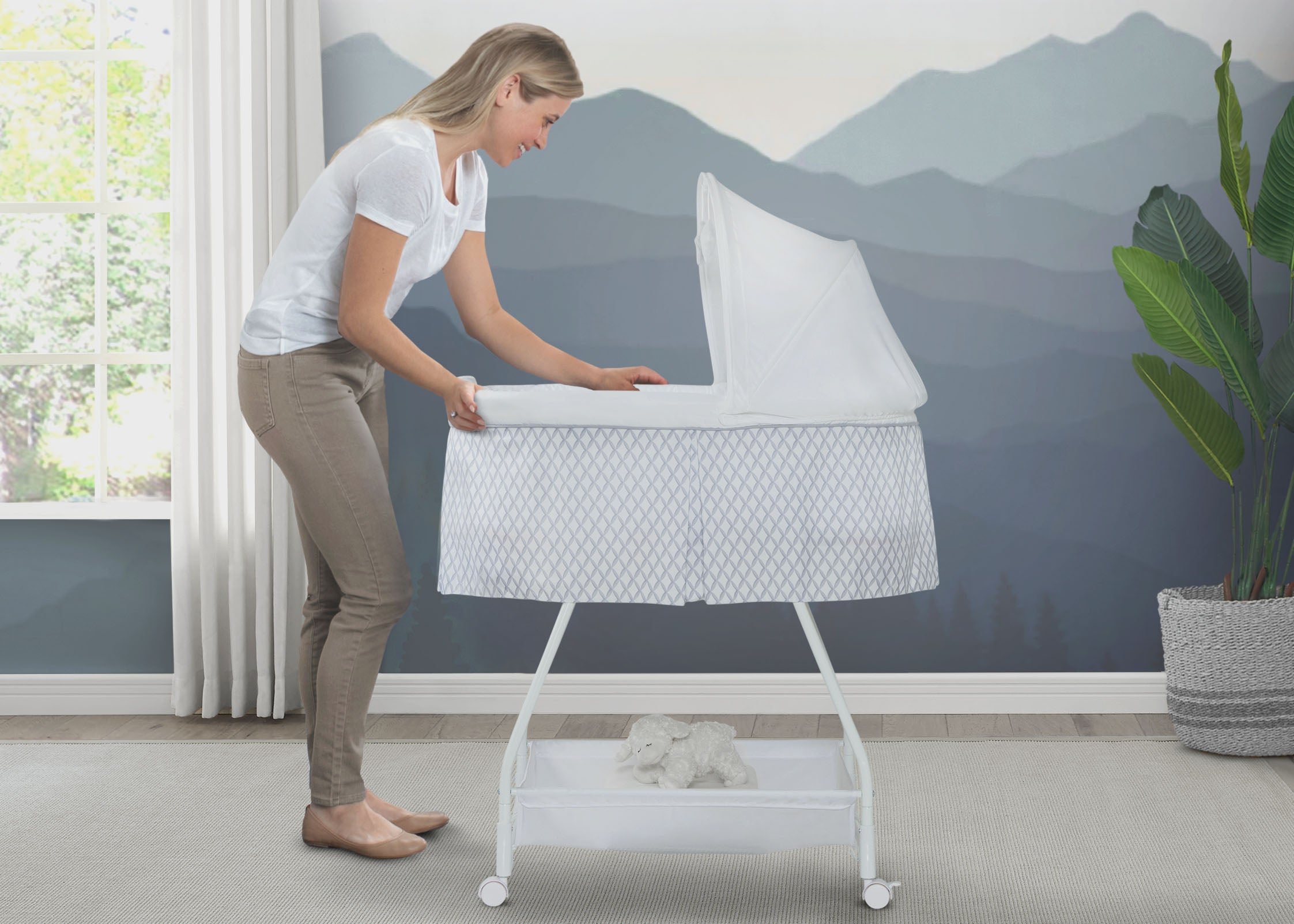 Premium Deluxe Soothing Dreams Bassinet - Ultra Soft Baby Crib with Gentle Rocking Motion & Night Light - Perfect for Nursery, Bedroom Co-Sleeping & Newborn Naptime