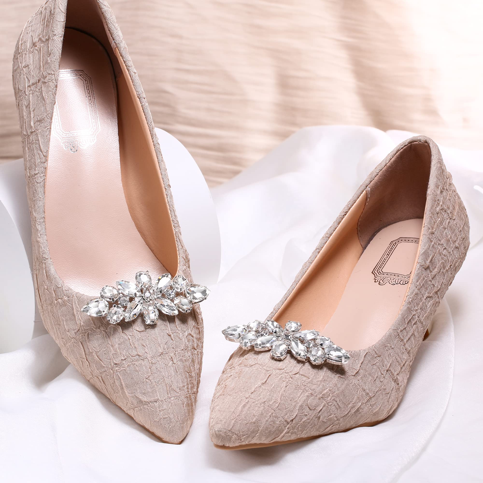 Sparkling Crystal Shoe Clips for Wedding & Party - 2PCS Elegant Boot & Dress Shoe Charms - Perfect for Bridal Accessories, Prom, Evening Gowns & Hat Decorations
