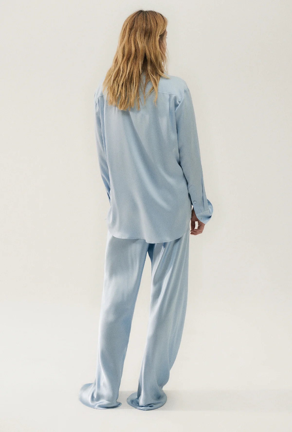 Stylish Boyfriend Shirt in Sky Blue - Perfect for Casual Outfits, Date Nights & Layering