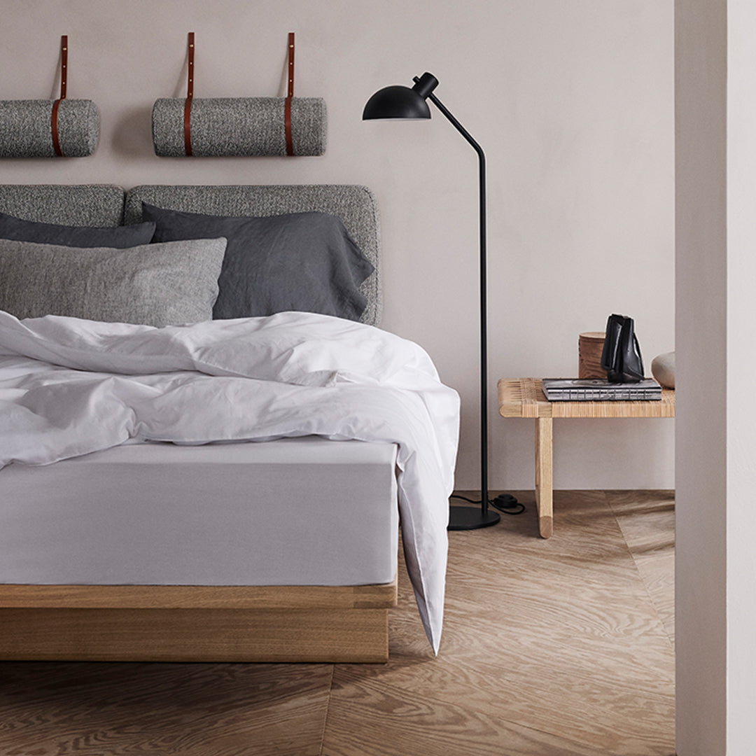 BM0488S Modern Side Table - Stylish Nightstand for Bedroom, Living Room & Office - Compact End Table with Sturdy Metal Frame & Wooden Top - Perfect for Small Spaces, Reading Nook & Home Decor