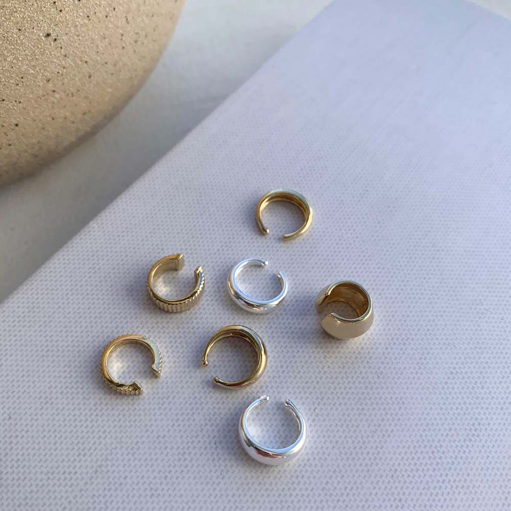 Gold Slim Curve Single Ear Cuff - Trendy Minimalist Ear Jewelry for Women - Perfect for Parties, Weddings & Everyday Wear