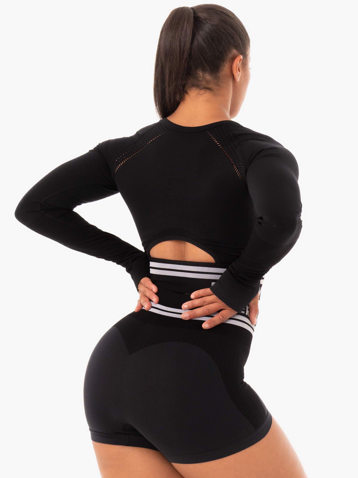 Freestyle Seamless Long Sleeve Crop Top - Black | Women's Workout & Yoga Top | Perfect for Gym, Running & Casual Wear