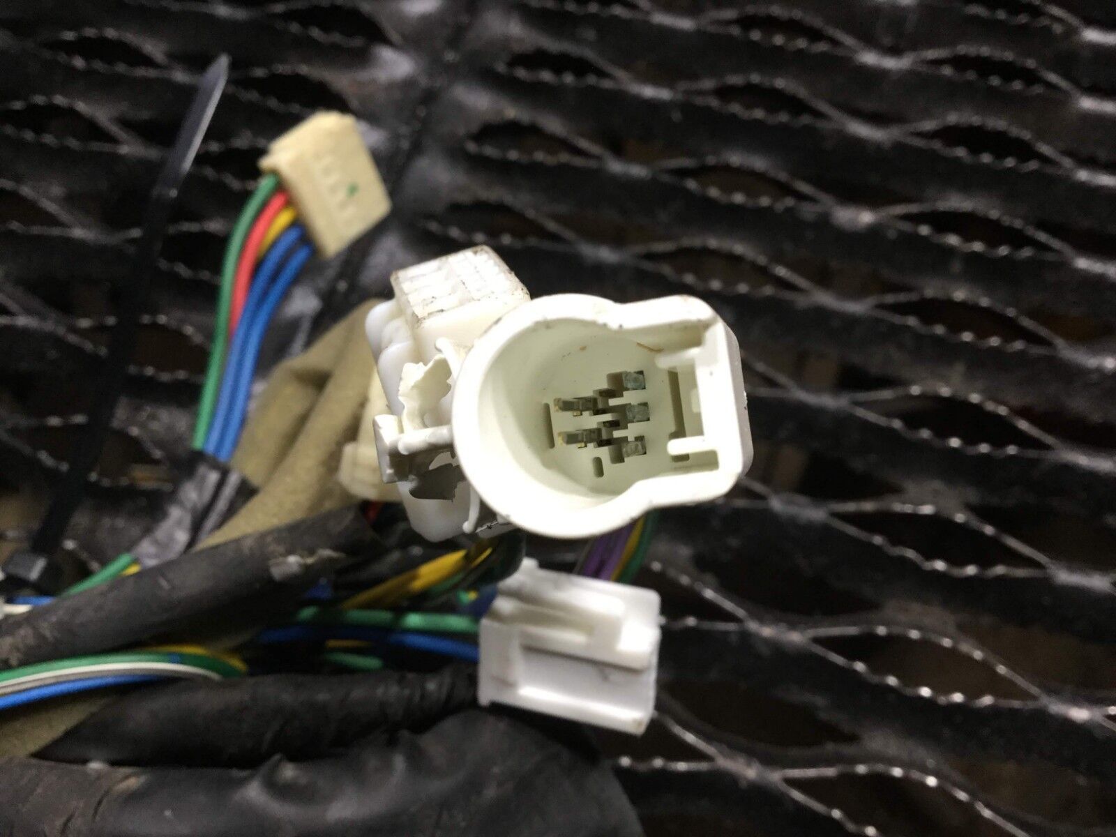 2004-2009 Toyota Prius Right Front Passenger Door Wire Harness - OEM Replacement Part for Electrical System Repair | Perfect for DIY Fixes & Auto Shop Installations