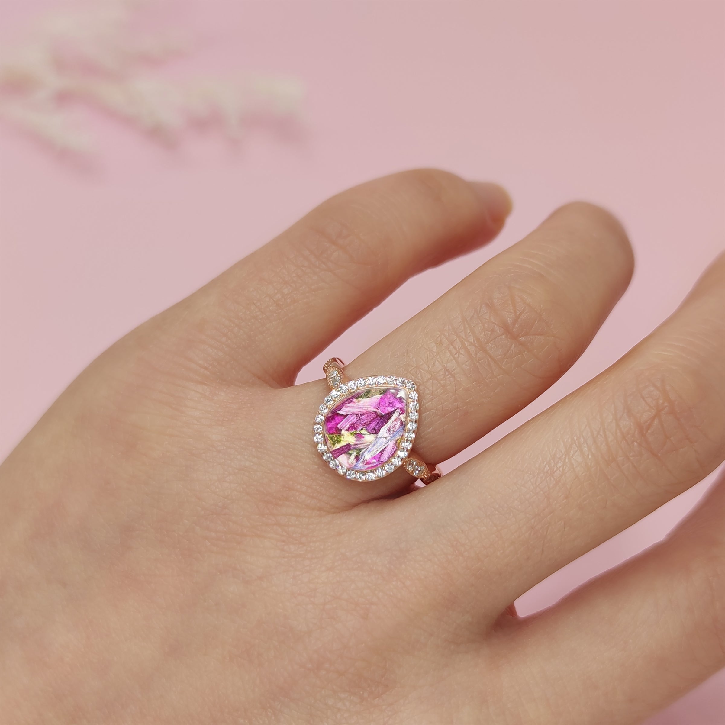 Elegant Teardrop Dried Flower Halo Solid Gold Ring for Weddings, Funerals & Special Occasions - Perfect Bridal Jewelry, Memorial Keepsake or Gift
