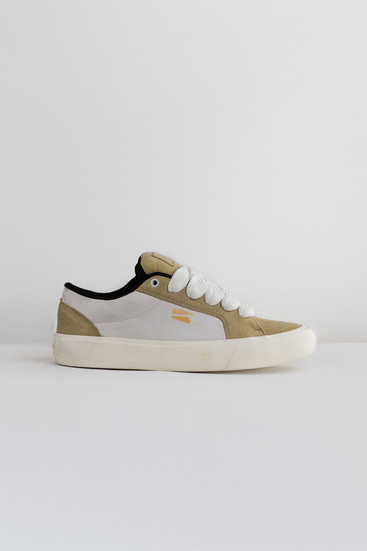Unisex Ocn Lincoln City Sneakers in White & Beige - Comfortable Casual Shoes for Walking, Running & Everyday Wear