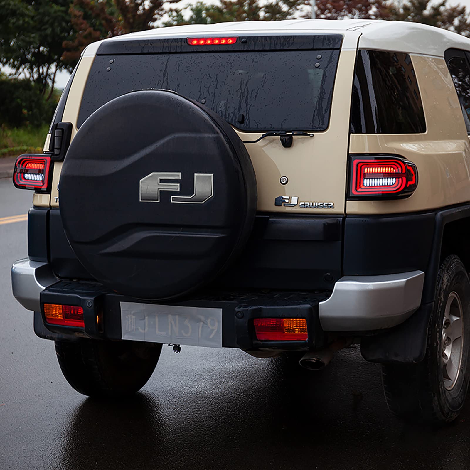 2007-2017 Toyota FJ Cruiser LED Tail Lights with DRL & Sequential Turn Signal - Black Rear Lamp Assembly with Start-up Animation | Auto Accessories for Off-Road & Urban Driving