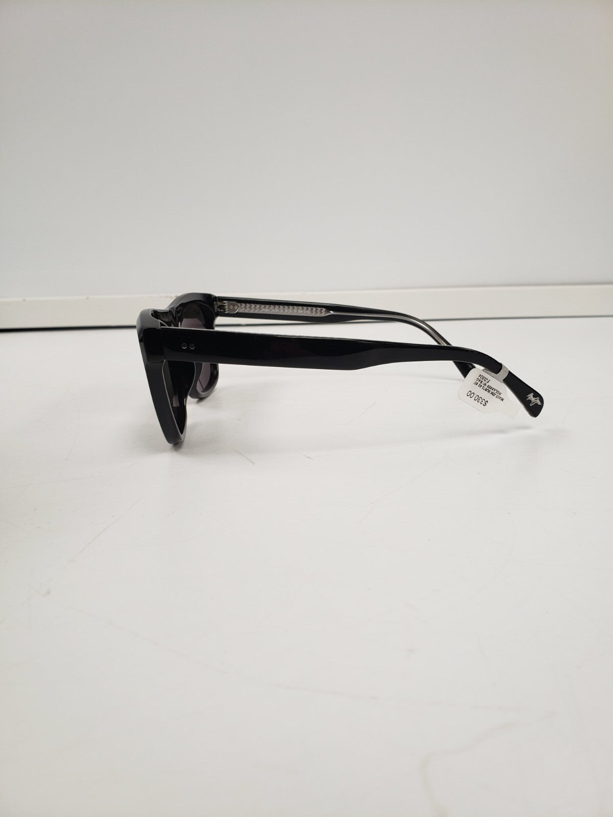 Maui Jim MT842-02 Polarized Sunglasses for Men & Women - UV Protection, Lightweight Frame - Perfect for Beach, Driving & Outdoor Activities