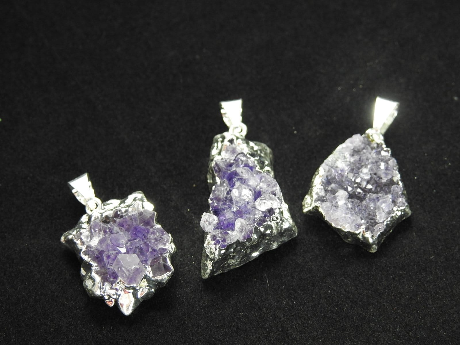 Natural Amethyst Crystal Cluster Pendant Necklace - Healing Stone Jewelry for Women - Perfect for Meditation, Energy Cleansing & Spiritual Gifts