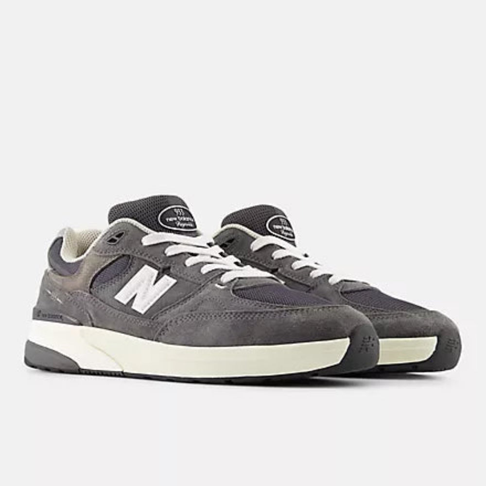 New Balance Numeric Andrew Reynolds 933 Skateboarding Shoes - Durable & Comfortable for Street & Park Skating
