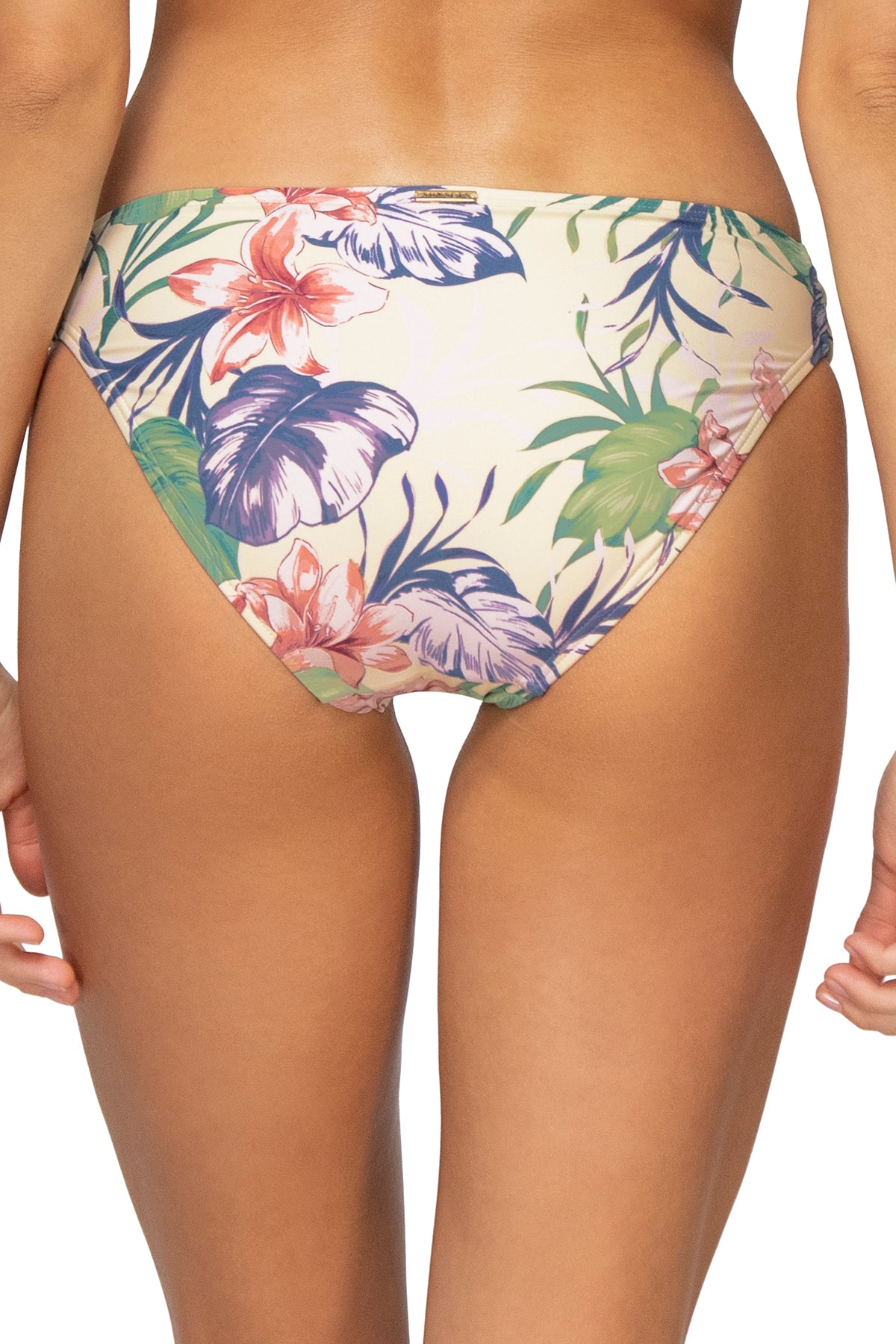 Femme Fatale Hipster Island Life - Stylish Women's Fashion for Beach & Tropical Vacations - Perfect for Summer Getaways, Boho Outfits & Island Adventures