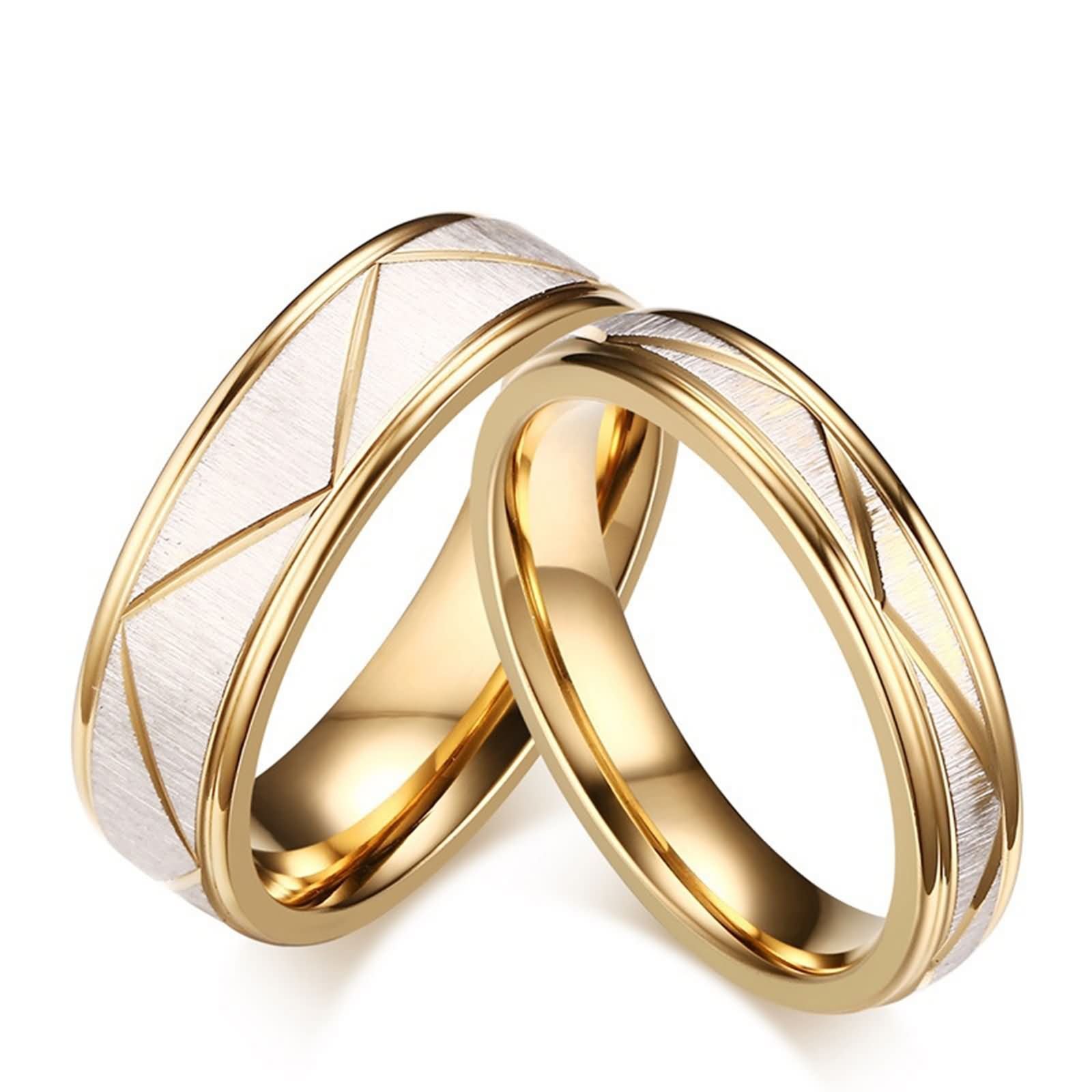 Knsam Stainless Steel Gold Band Ring - Durable & Hypoallergenic Wedding & Engagement Ring for Men & Women - Perfect for Proposals, Anniversaries & Everyday Wear