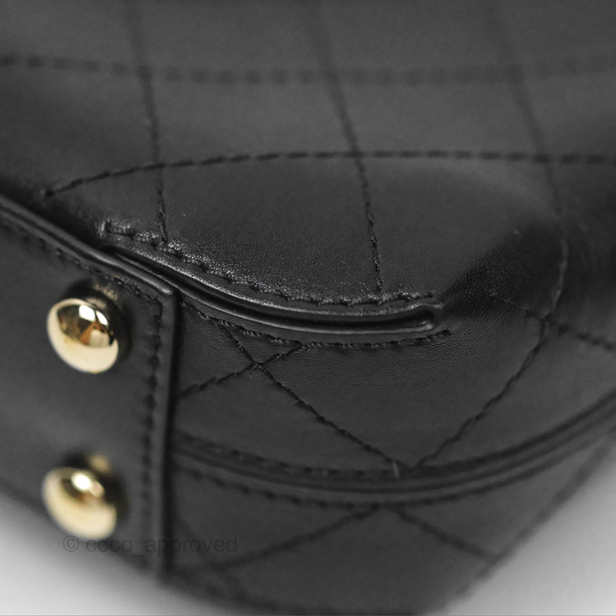 Authentic Chanel Small Flap Bag in Black Calfskin Leather - Perfect for Evening Events & Luxury Fashion Accessories