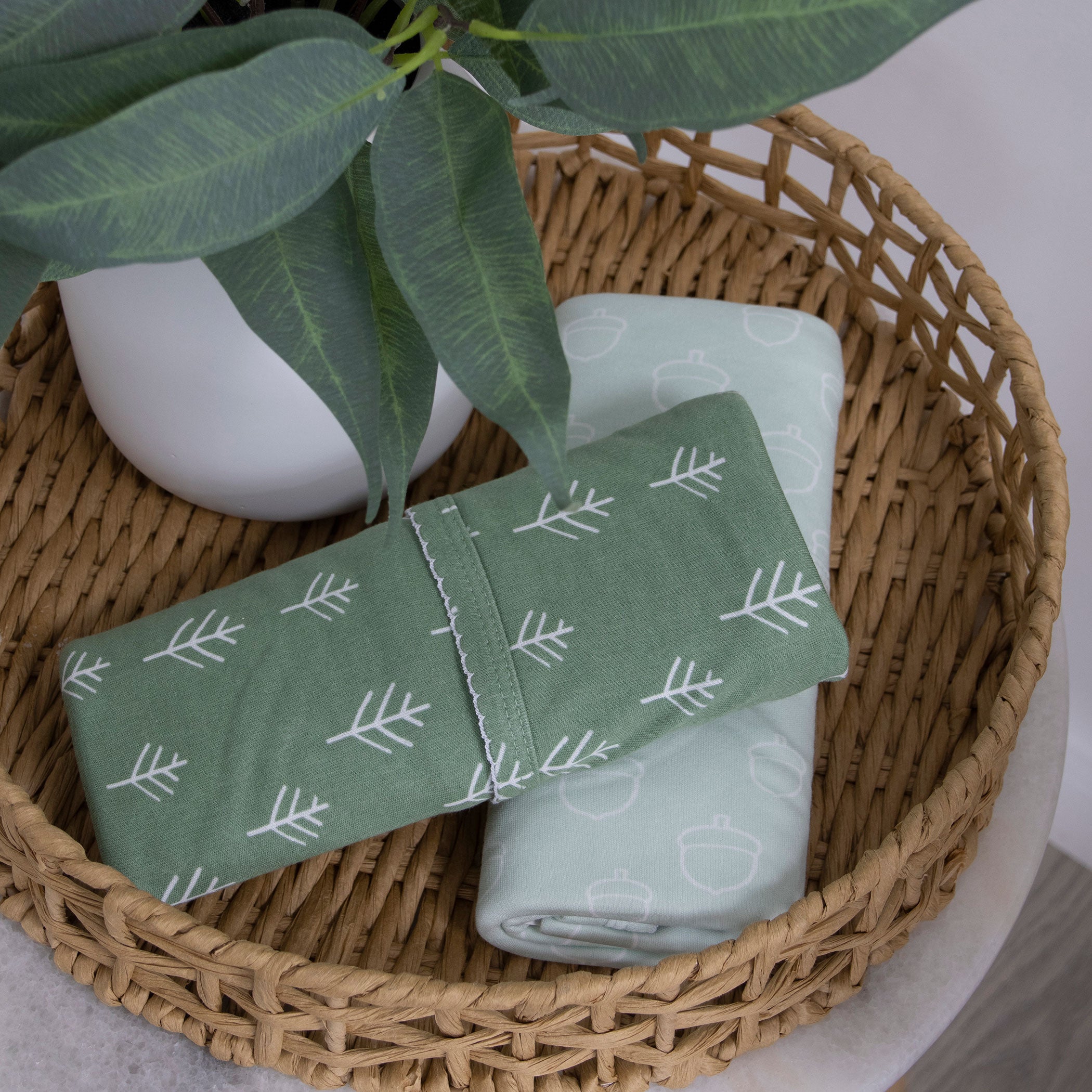 Nordic Style 2-Pack Jersey Wrap in Avocado Green & Forest Green - Cozy Home & Office Blanket for Relaxation