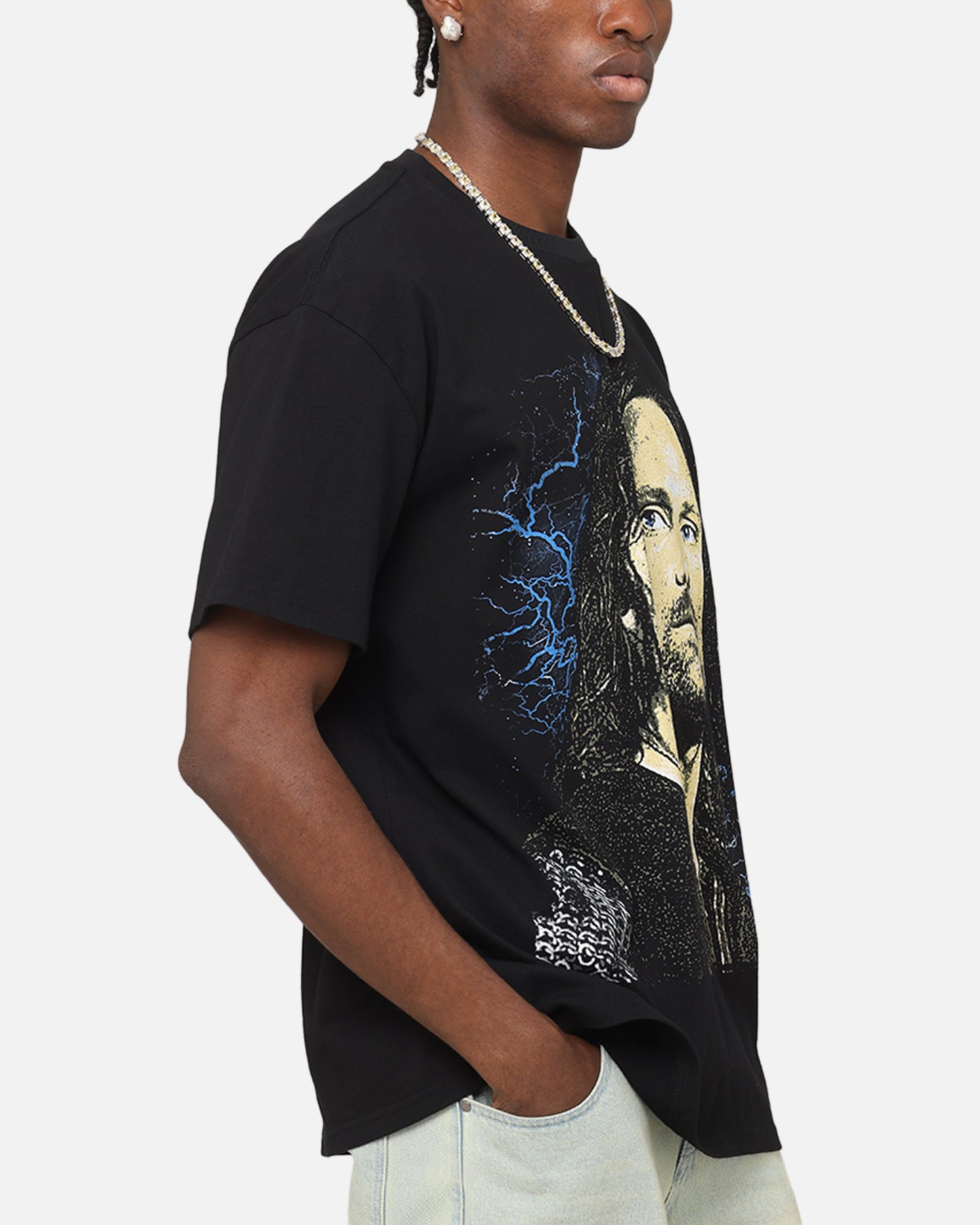 The Lord of the Rings Aragorn Heavy Cotton T-Shirt | American Thrift | Black Graphic Tee for Men | Perfect for Cosplay, Movie Nights & Fantasy Fans
