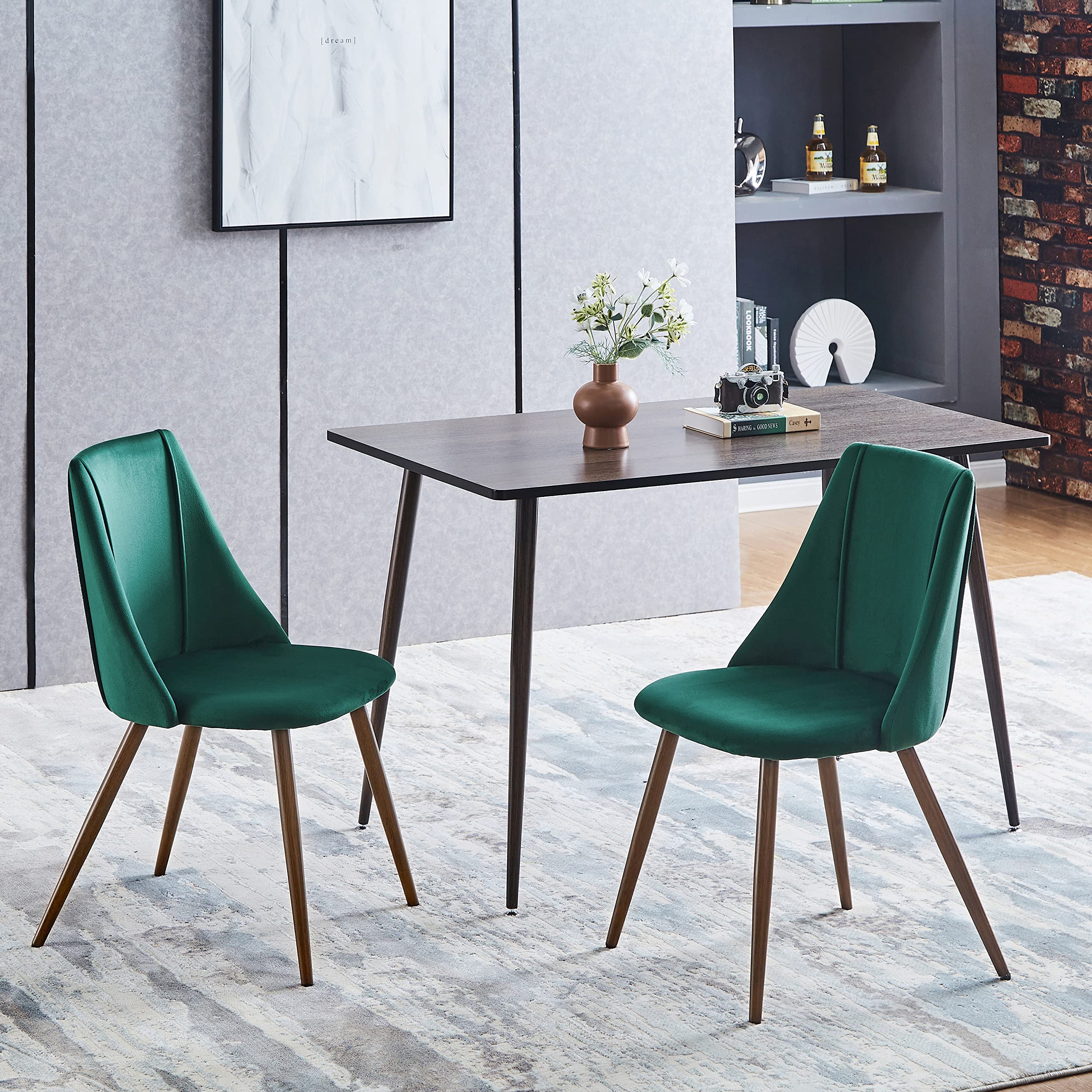 Luxury Velvet Dining Chairs Set of 2 - Modern Upholstered Kitchen Side Chairs with Soft Cushion & Sturdy Metal Legs - Elegant Accent Chairs for Home, Restaurant, or Cafe (Emerald Green, 2-Piece Set) - Perfect for Small Spaces, Breakfast Nooks & Contemporary Dining Rooms