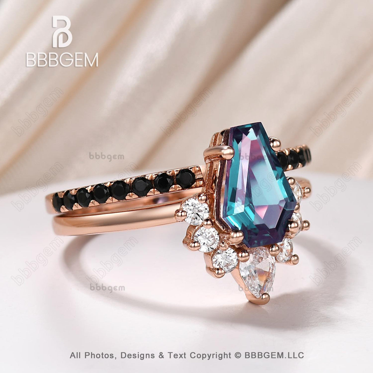 Vintage Rose Gold Coffin Alexandrite Engagement Ring Set with Open Gap Black Spinel Band for Women - Perfect Anniversary Gift for Her, Wedding Proposal, Valentine's Day & Special Occasions