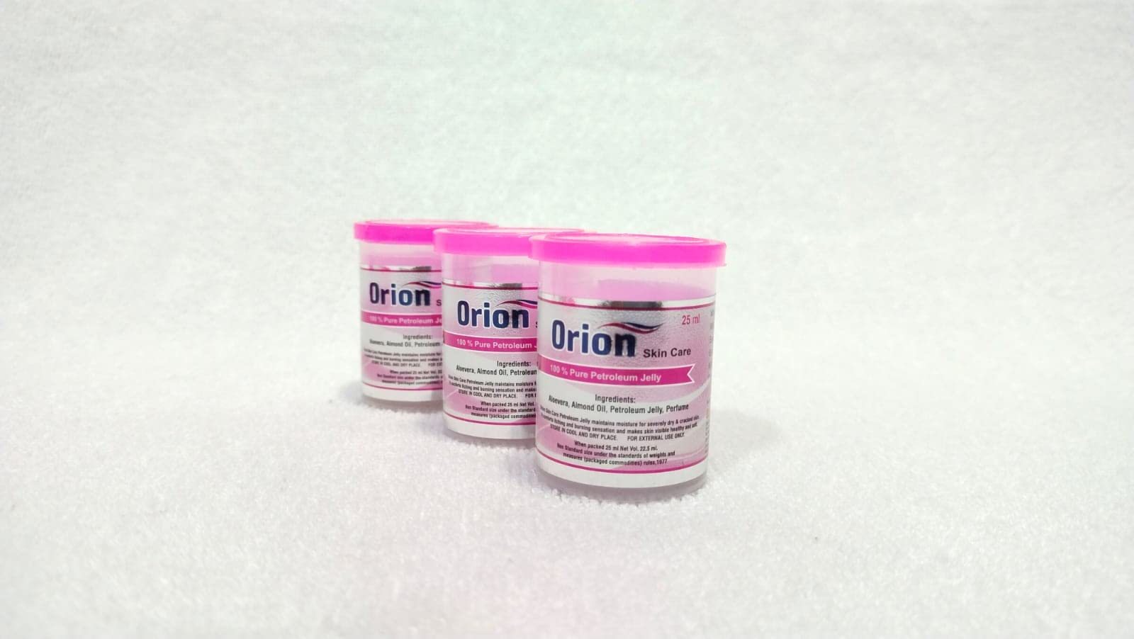100% Pure White Petroleum Jelly for Dry Skin - 3 Pack (25ml Each) | Moisturizing Winter Skin Care | Prevents Stains from Hair Dye & Nail Polish | Ideal for Cracked Hands, Lips & Face Care