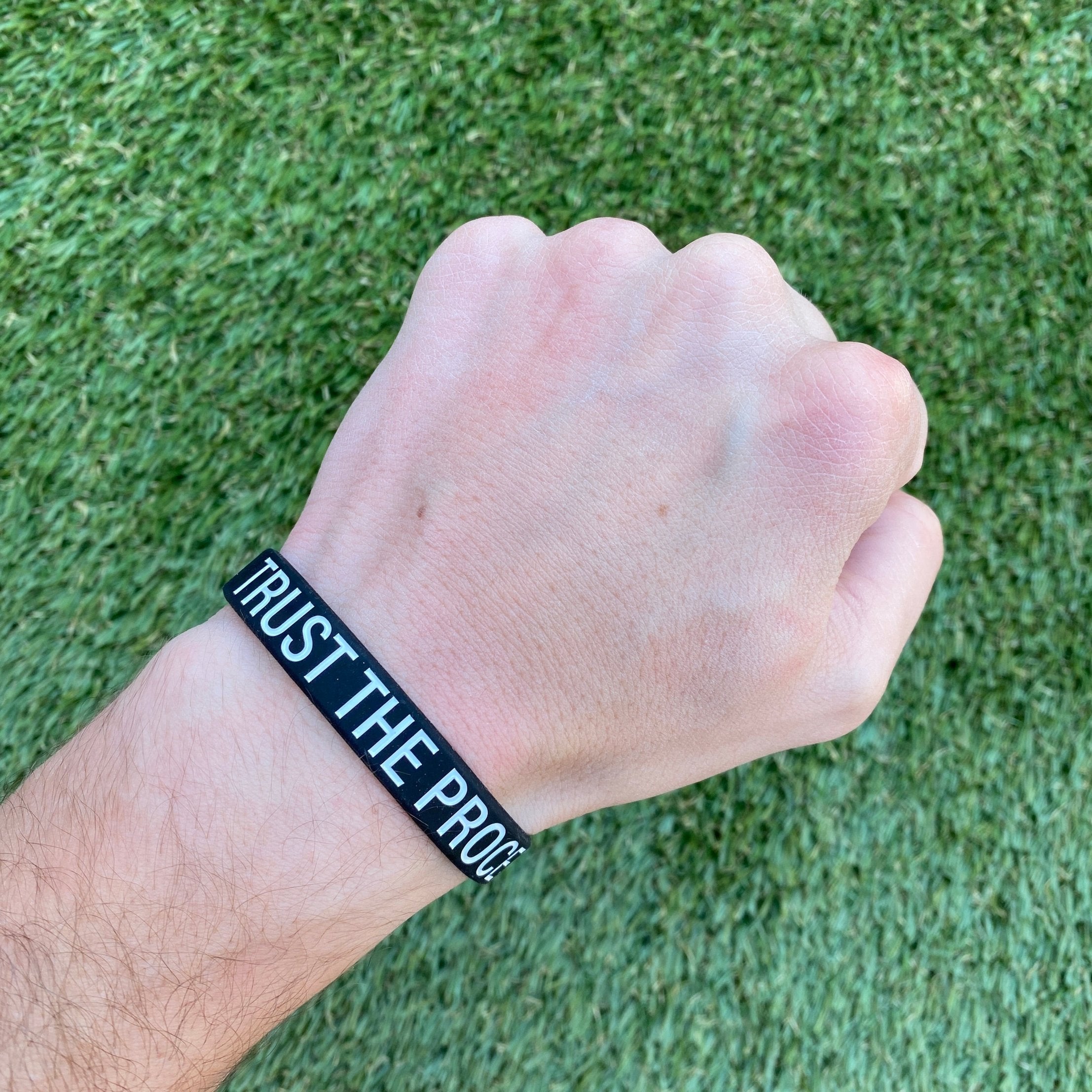 TRUST THE PROCESS Motivational Wristband - Inspirational Silicone Bracelet for Sports, Fitness & Daily Encouragement