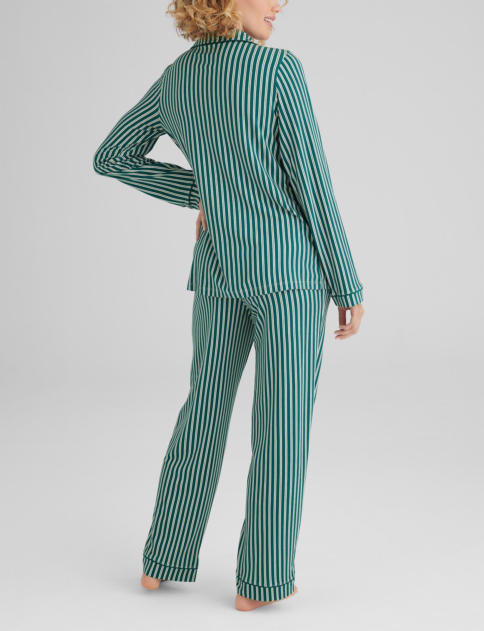 Cozy Women's Long Sleeve Pajama Set - Soft Sleepwear Loungewear for Relaxing at Home & Bedtime Comfort