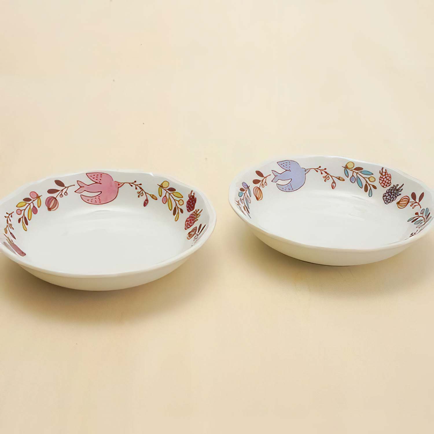 Premium Harekutani Porcelain Bird Feeder Bowl - Elegant Tree Nut Dish for Wild Birds, Perfect for Garden, Patio & Backyard Bird Watching