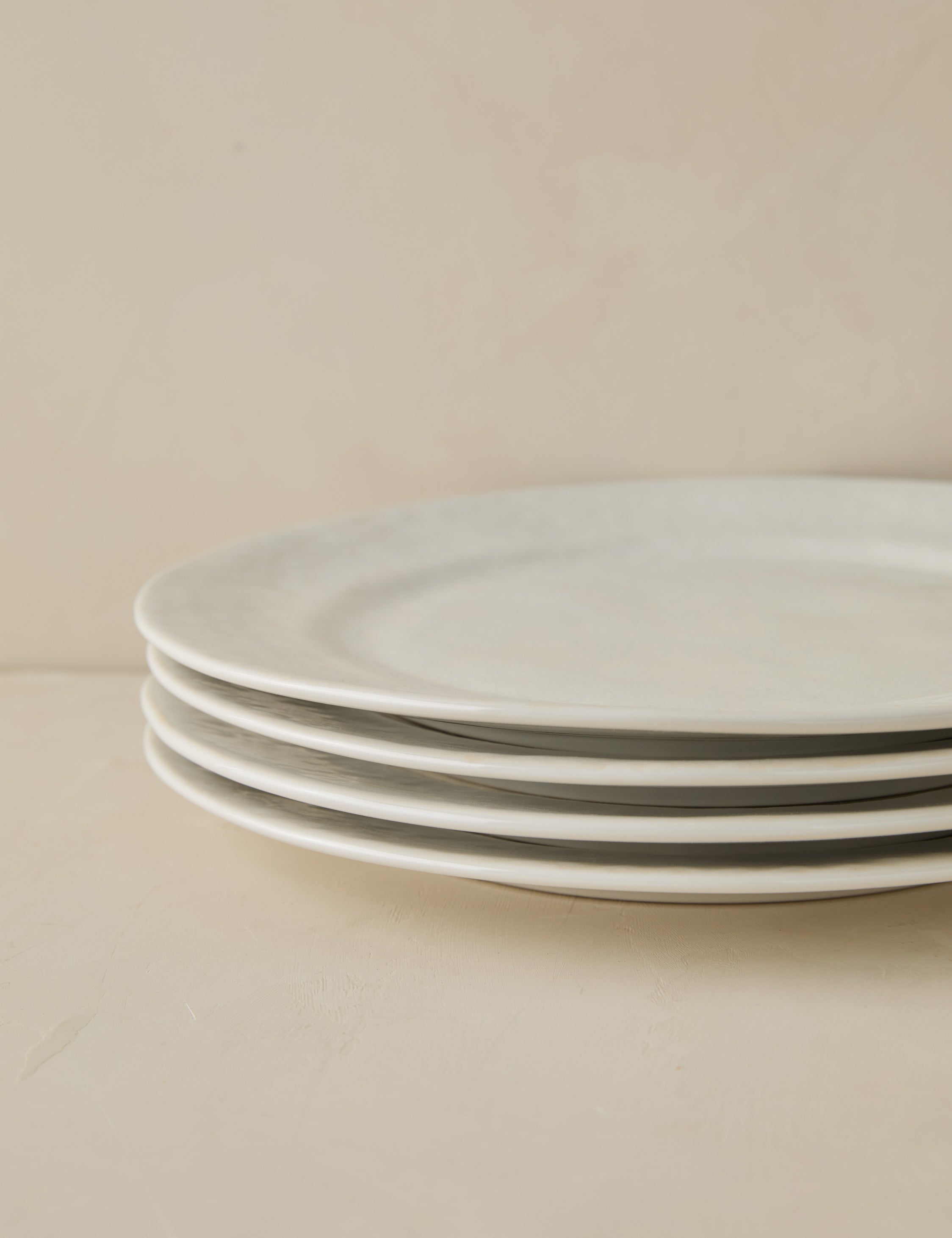 Geneva Stoneware Dinnerware Set - Elegant & Durable Ceramic Plates, Bowls & Mugs for Everyday Dining & Entertaining