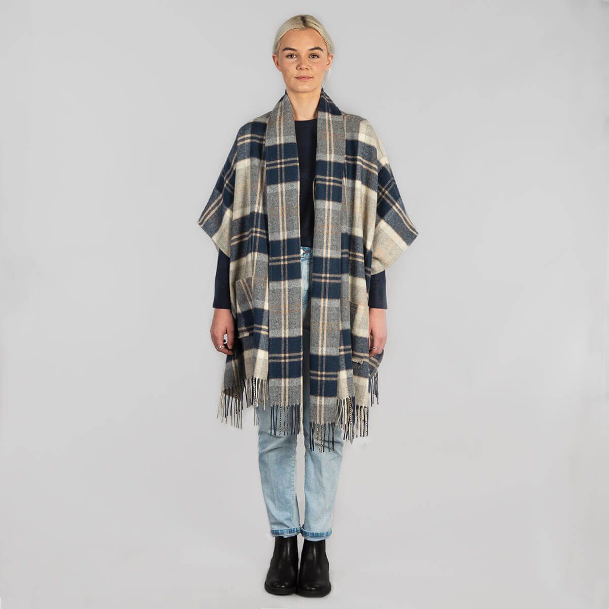 Robyn Bannockbane Grey Tartan Lambswool Jacket for Women - Classic Scottish Wool Coat for Fall & Winter - Perfect for Outdoor Adventures and Casual Wear