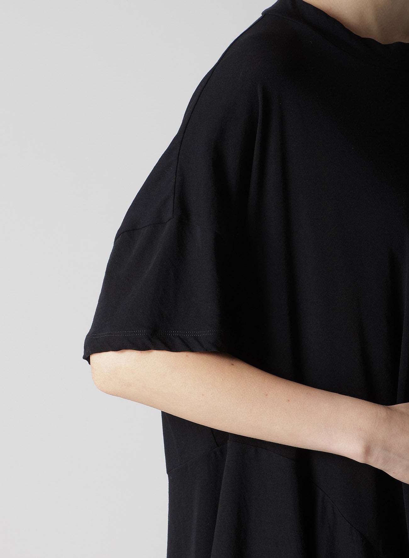 Soft Cotton Jersey Asymmetric Cropped T-Shirt for Women - Trendy Casual & Streetwear Fashion - Perfect for Everyday Wear, Layering, and Summer Outfits