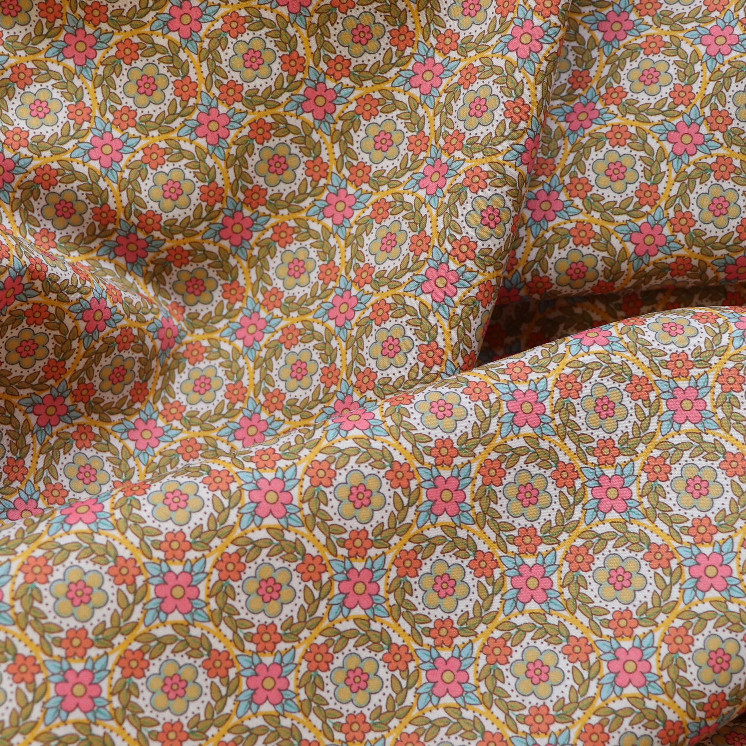 Liberty Fabrics Jessie's Jewel Tana Lawn™ Cotton Fabric - Premium Quality Floral Print for Dresses, Blouses & DIY Sewing Projects - Perfect for Spring & Summer Fashion