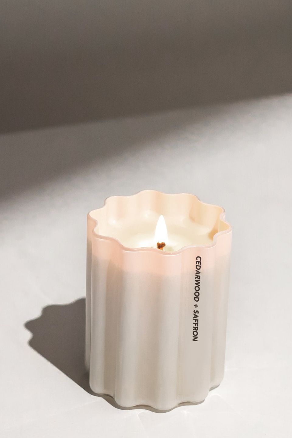 Premium Cedarwood & Saffron Scented White Wave Candle - 300g, 70-Hour Burn Time - Perfect for Home Relaxation, Spa Days & Romantic Ambiance