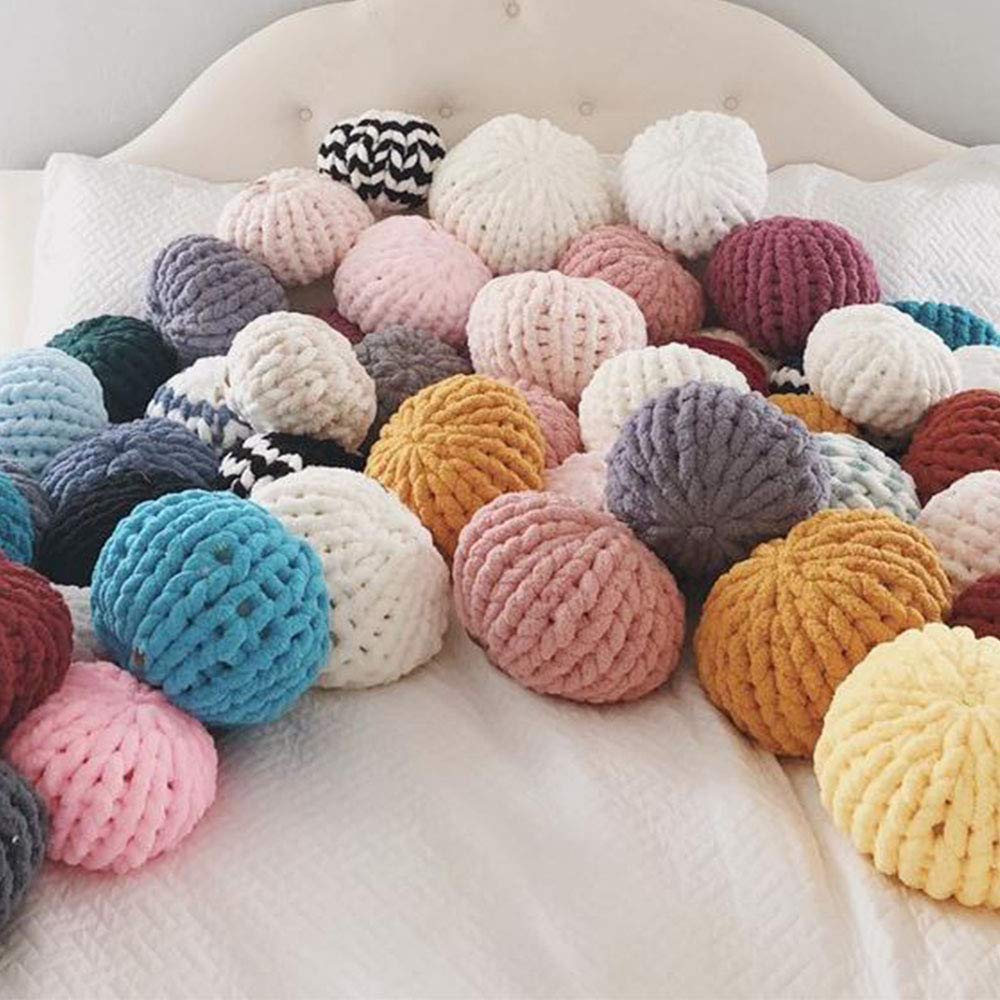 2-Pack Chunky Knit Chenille Yarn - Bulky DIY Yarn (Wine Red) for Arm Knitting, Giant Blankets, Mats & Hats - 250g/8oz per Skein - Perfect for Cozy Winter Crafts & Home Decor Projects