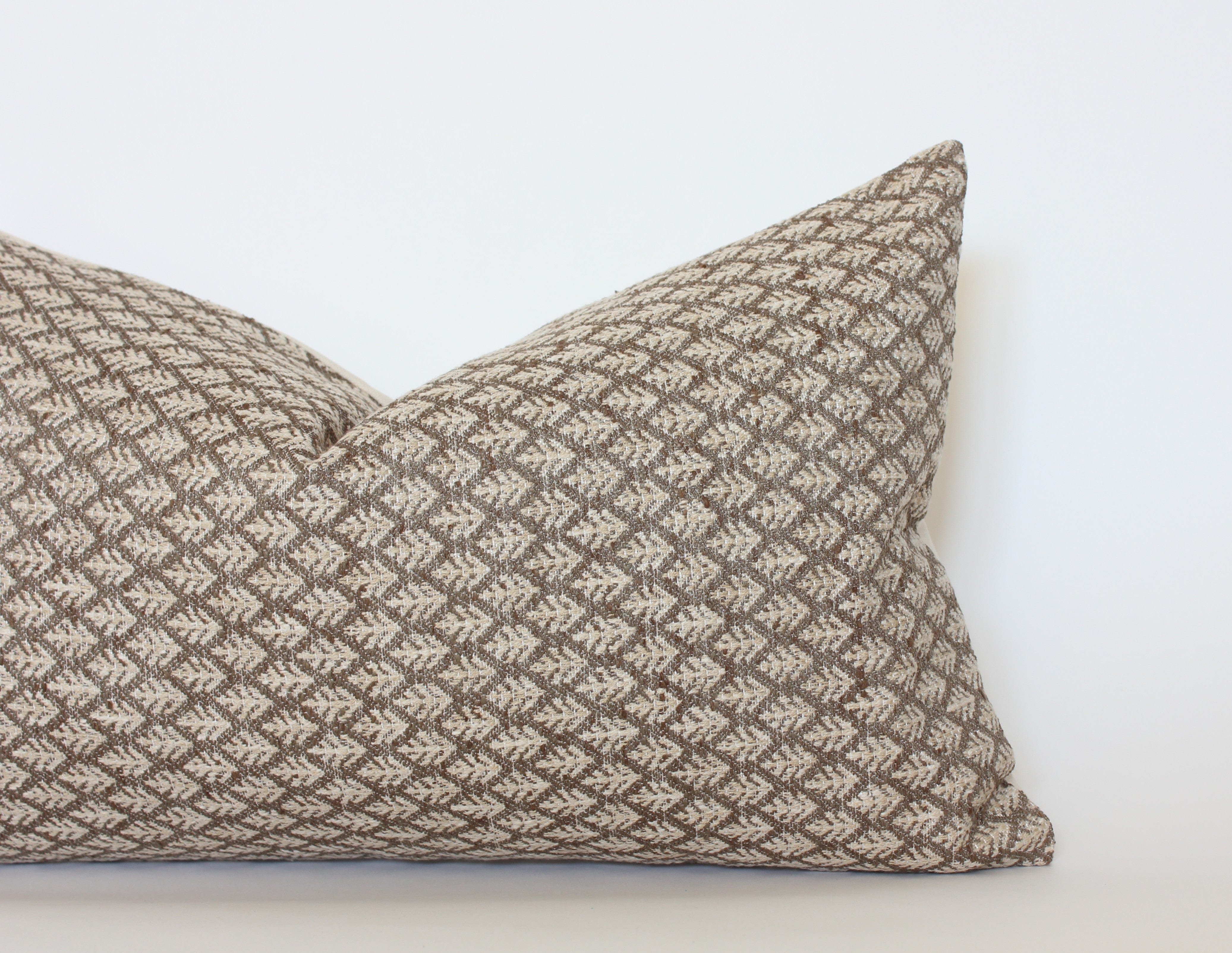 Decorative Fern Print Pillow Cover - Soft & Stylish Home Decor for Living Room, Bedroom, or Outdoor Use