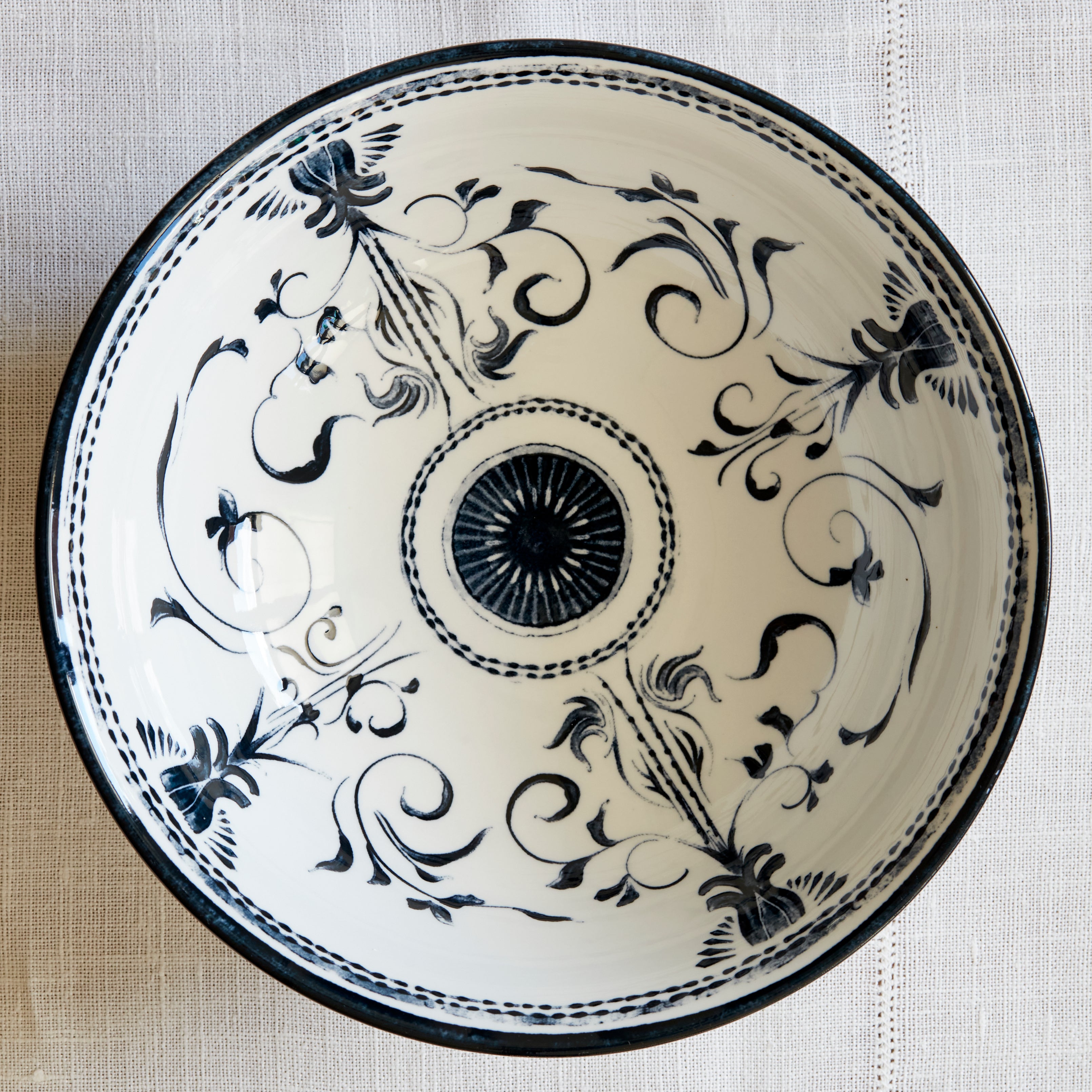 Premium Bruges Porcelain Ramen Bowl - Handcrafted Blue Japanese Noodle Soup Bowl - Perfect for Ramen, Udon & Asian Cuisine - Microwave & Dishwasher Safe
