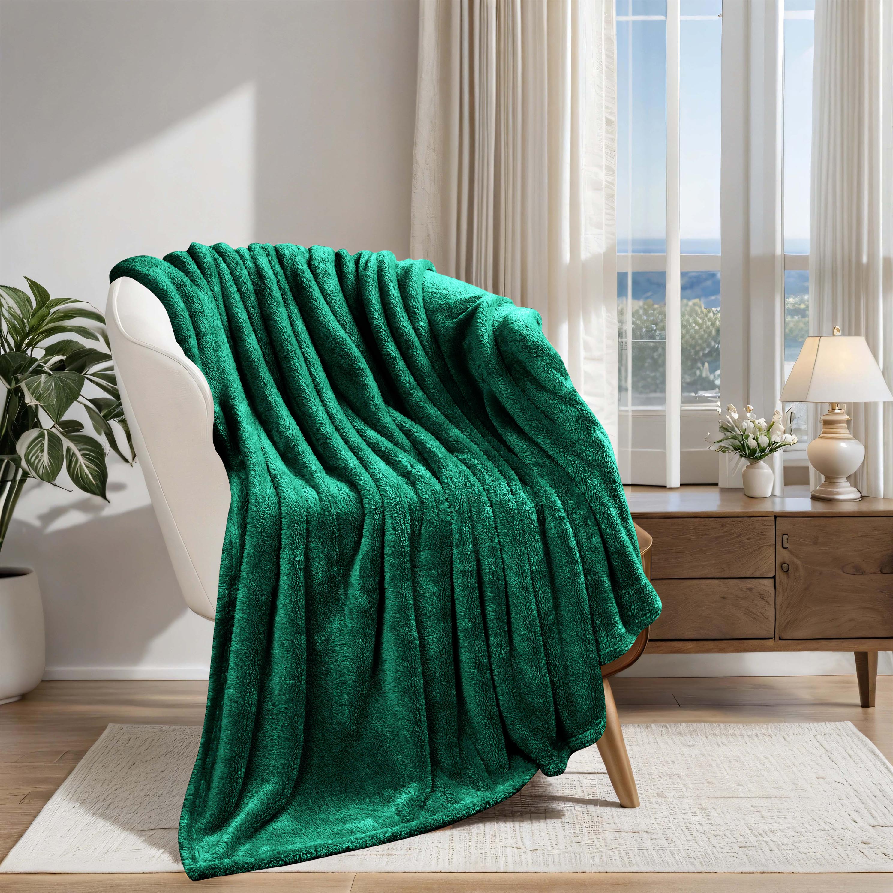 Classic Solid Fleece Plush Medium Weight Fluffy Soft Blanket - Cozy & Warm for Bed, Sofa, Travel & Gifts | Ultra-Soft Throw Blanket for All Seasons