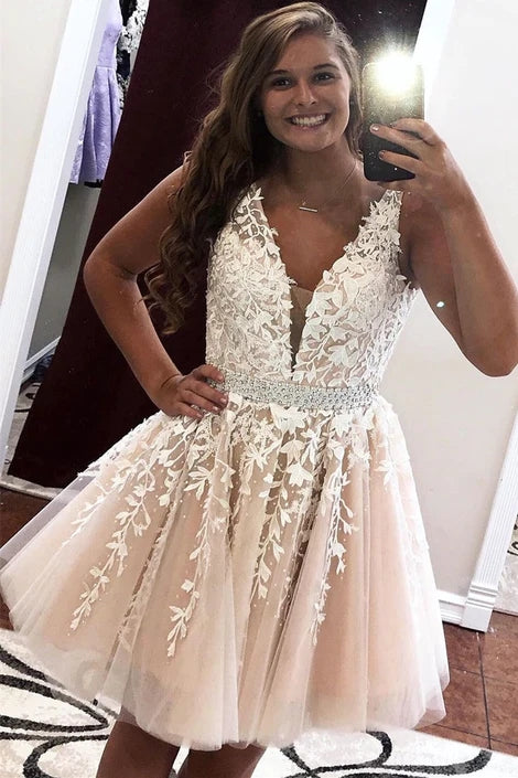 Elegant Short A-Line Lace Homecoming Dress with V-Neck - Perfect for Prom, Party & Special Occasions
