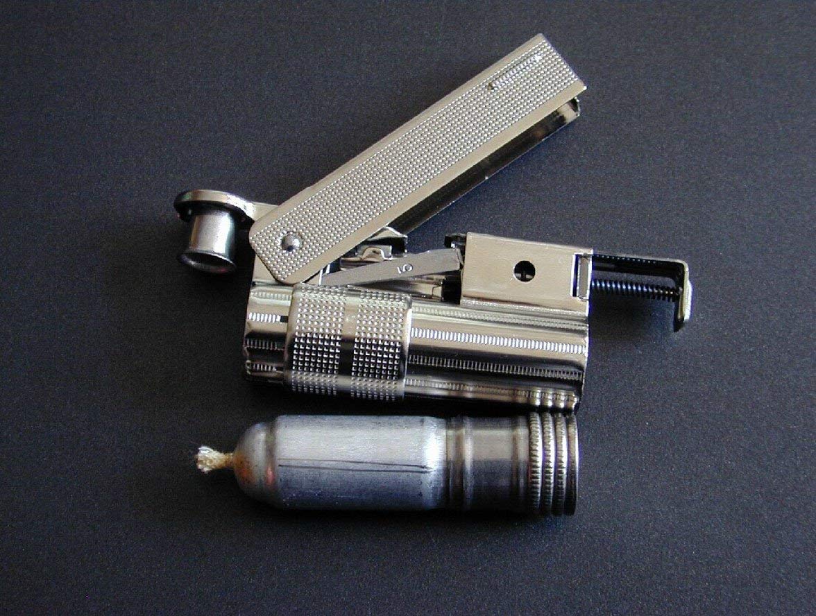 Vintage Metal Windproof Lighter - Austria Windbreak Fighter Lighter for Outdoor Camping, Hiking & Survival Gear | Collectible Antique Style Lighter