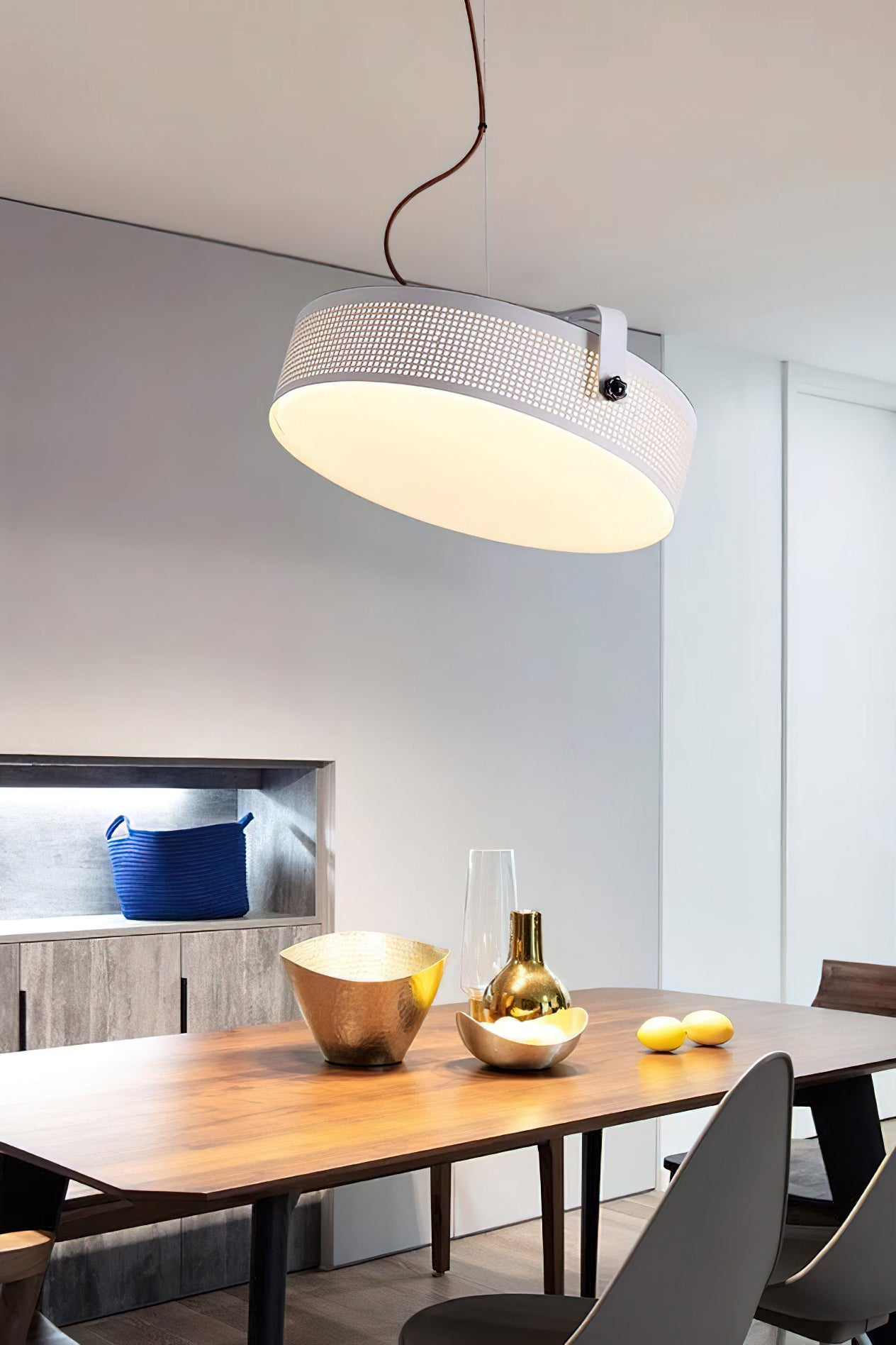 Modern Dana Round Pendant Light - Vintage Industrial Ceiling Lamp with Metal Shade - Perfect for Dining Room, Kitchen Island, Bedroom or Living Room Lighting