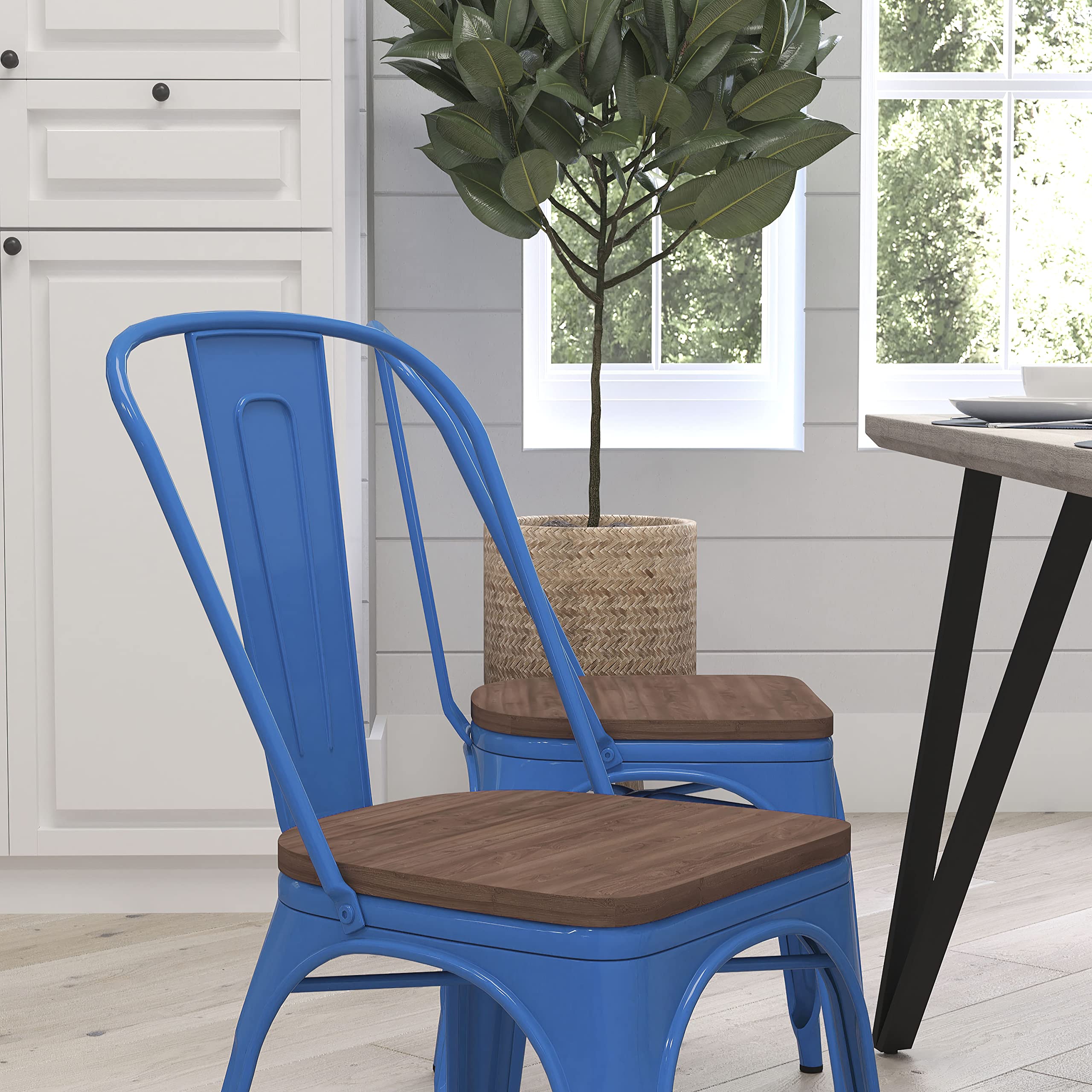 Merrick Lane Amsterdam Metal Dining Chair - Blue Textured Wooden Seat & Slatted Curved Back - Modern Kitchen Chair for Dining Room, Breakfast Nook, or Cafe Setting