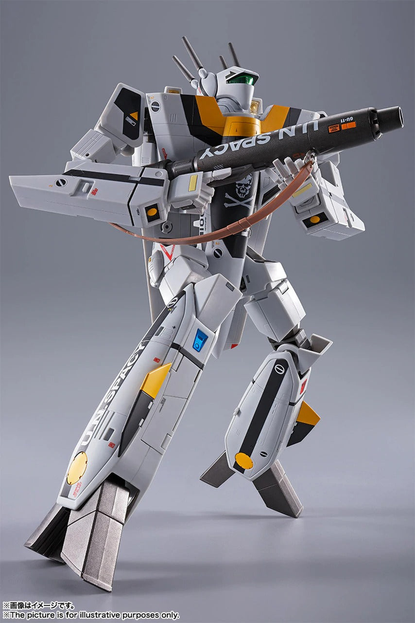 Bandai DX Chogokin Macross VF-1S Valkyrie Roy Focker Special Edition Action Figure with First Release Bonus - Collectible Anime Robot Toy for Display & Gifting