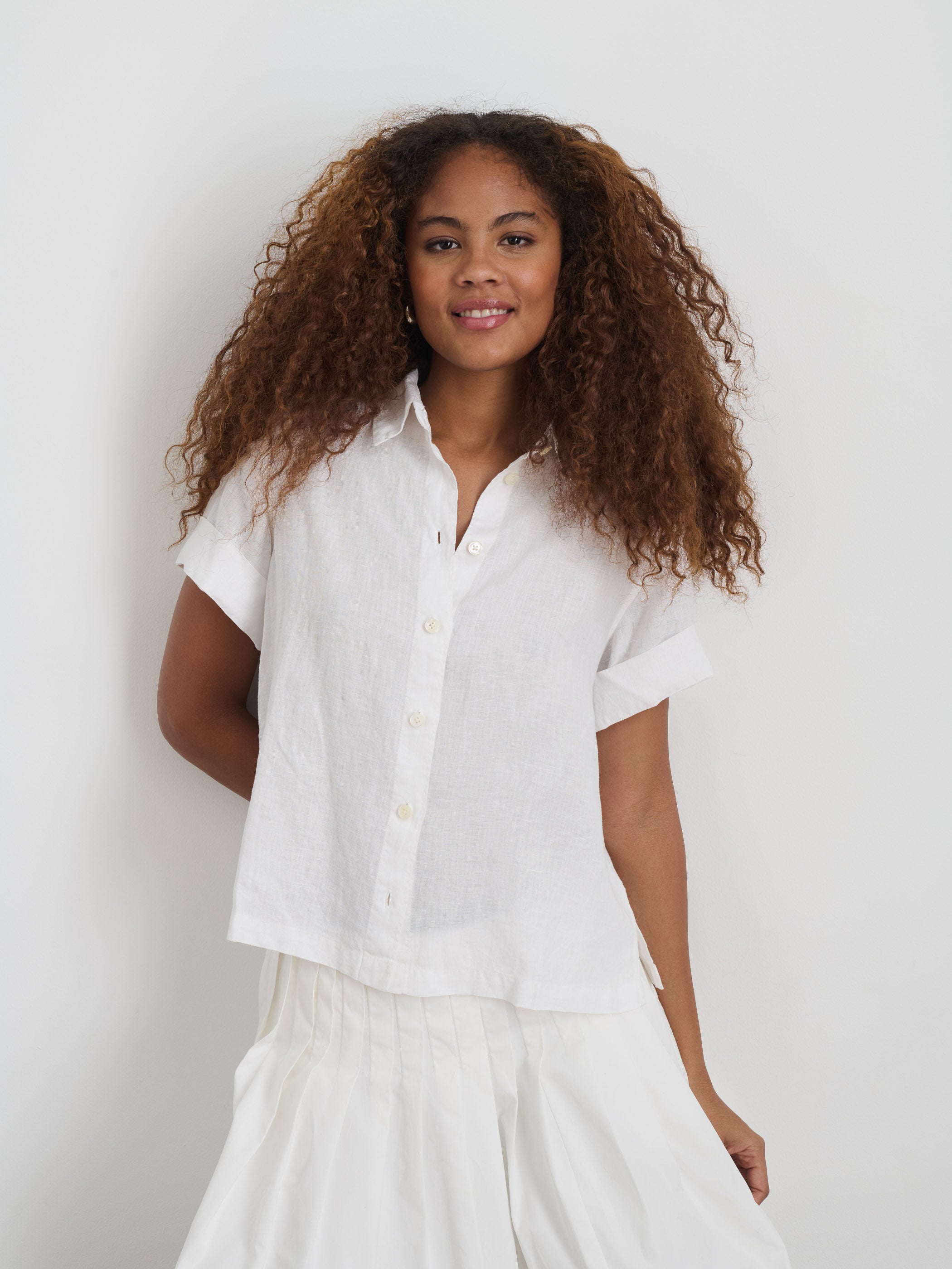 Stylish Maddie Linen Shirt for Women - Breathable & Comfortable Summer Blouse - Perfect for Casual Outings, Office Wear & Beach Vacations