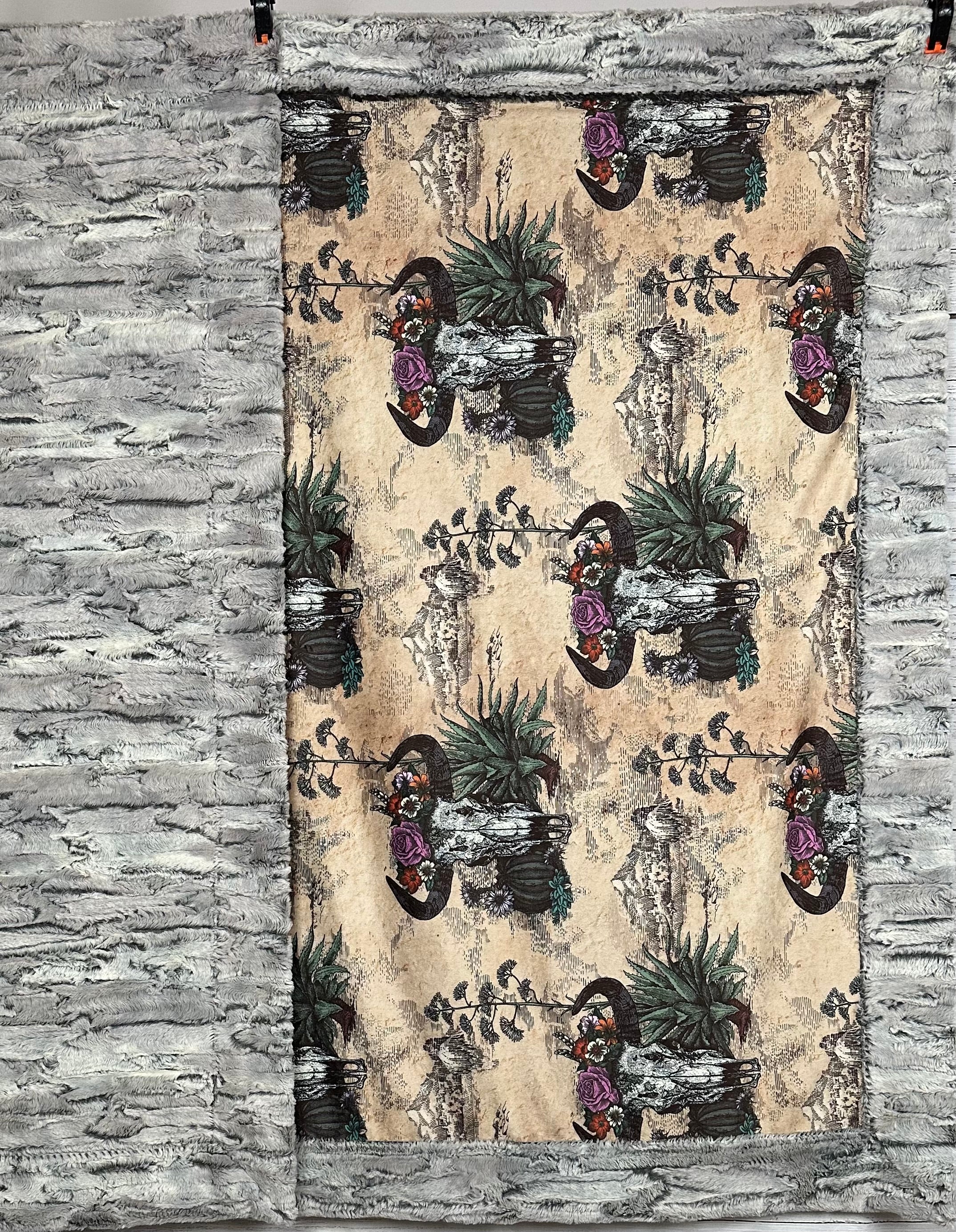 Premium Western Americana Skull Design Silver Fox Luxe Large 55x79 Inches Soft Minky Blanket - Perfect for Home Decor, Bedroom Throw, and Cozy Gift Idea