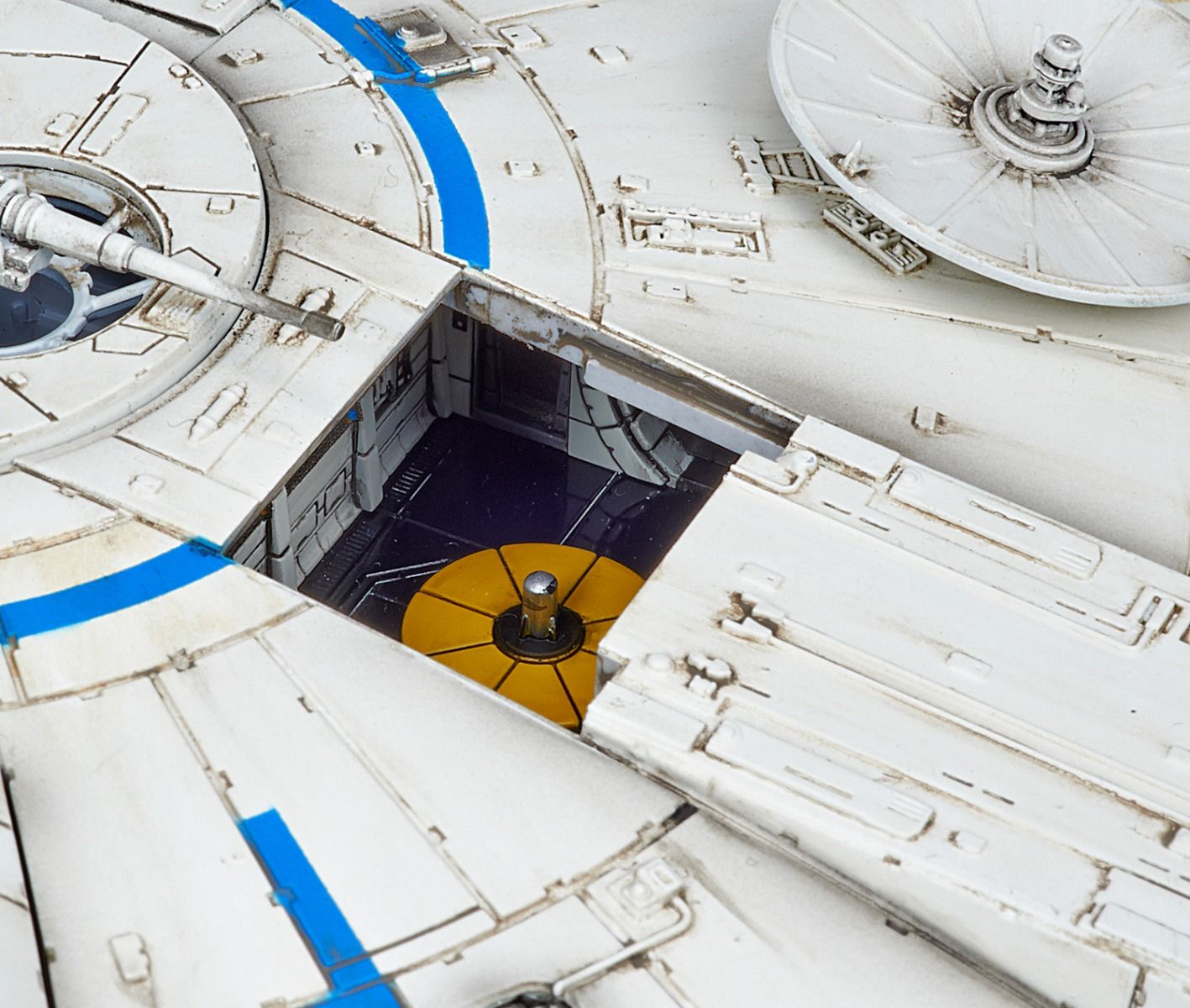 Bandai Star Wars Millennium Falcon Model Kit - Lando Calrissian Version | Solo: A Star Wars Story | DIY Building Kit for Collectors & Fans | Perfect for Display & Gifts